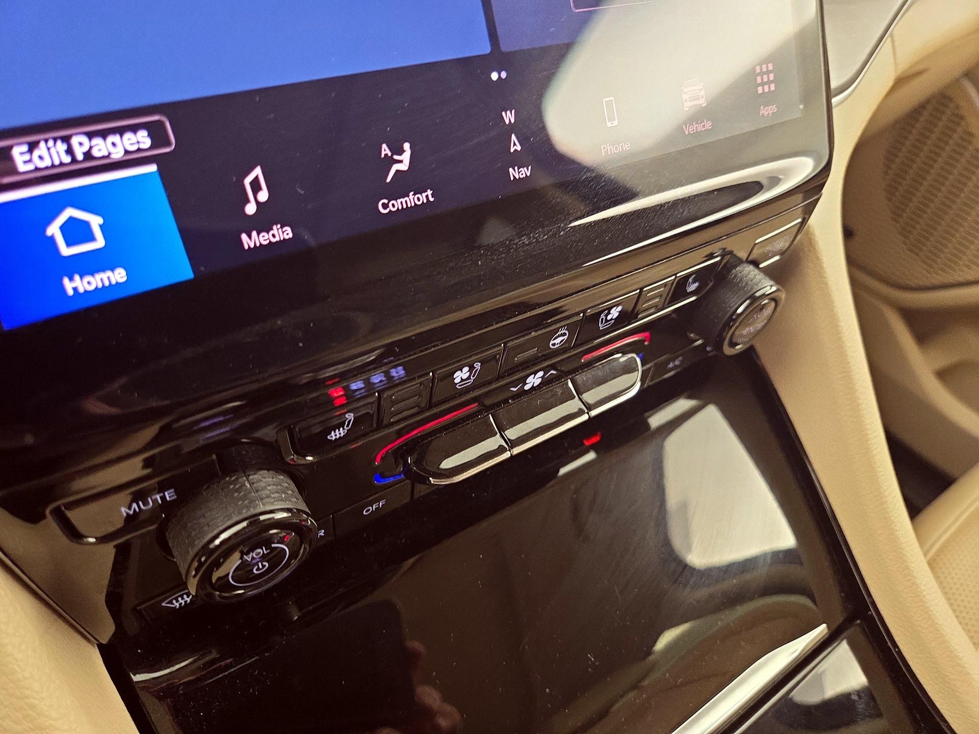 Thumbnail: 2022 Jeep Grand Cherokee L - 17