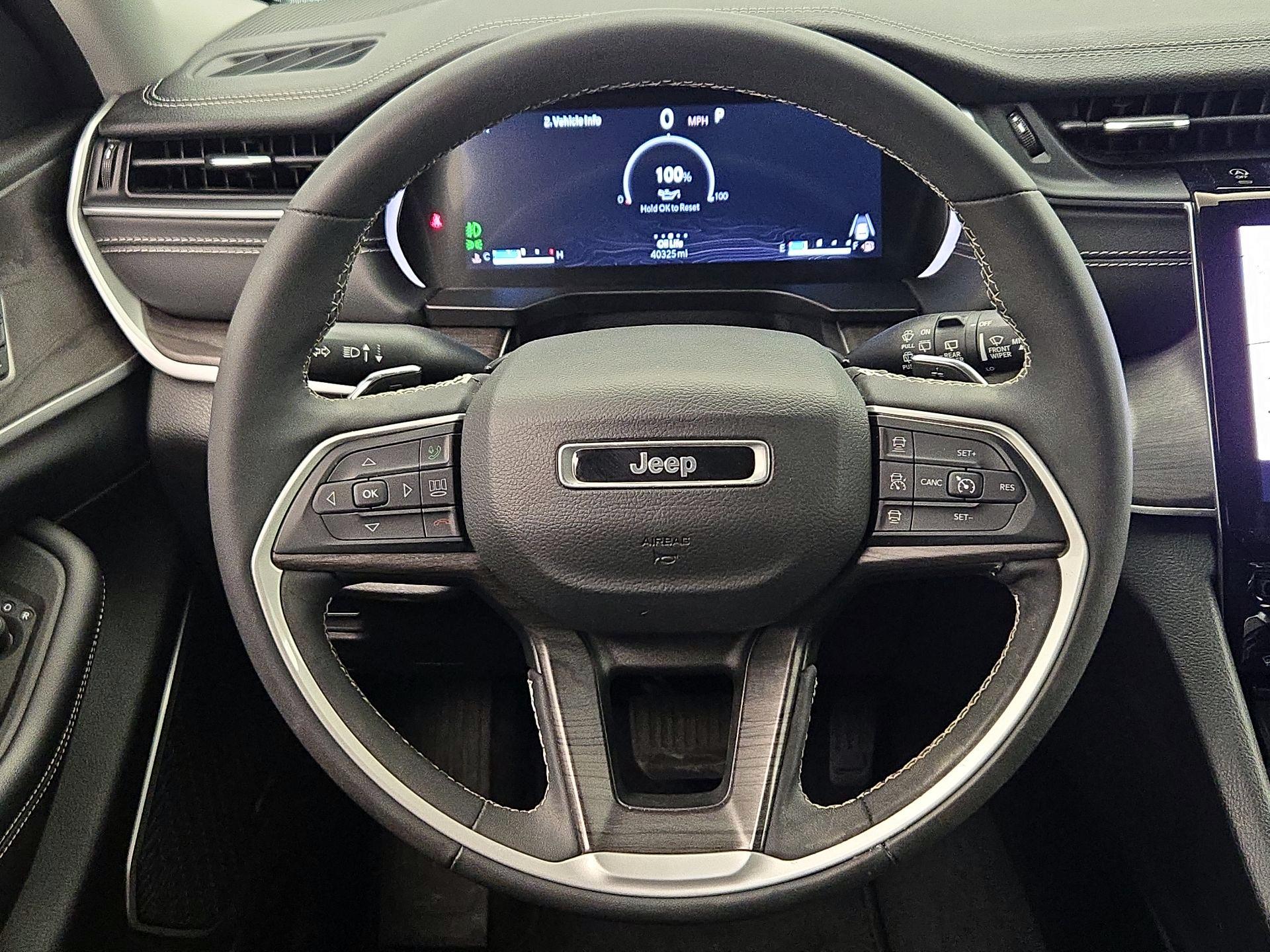 Thumbnail: 2023 Jeep Grand Cherokee - 10