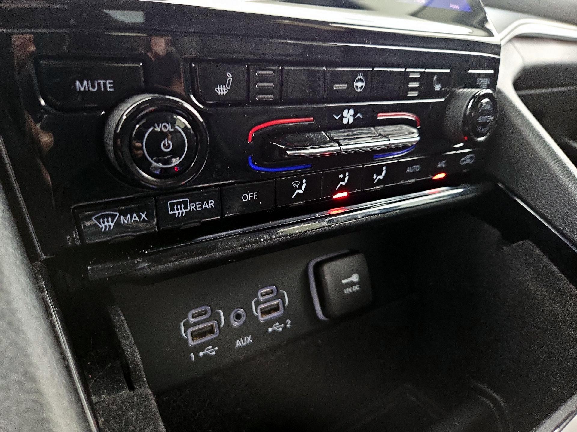 Thumbnail: 2023 Jeep Grand Cherokee - 17