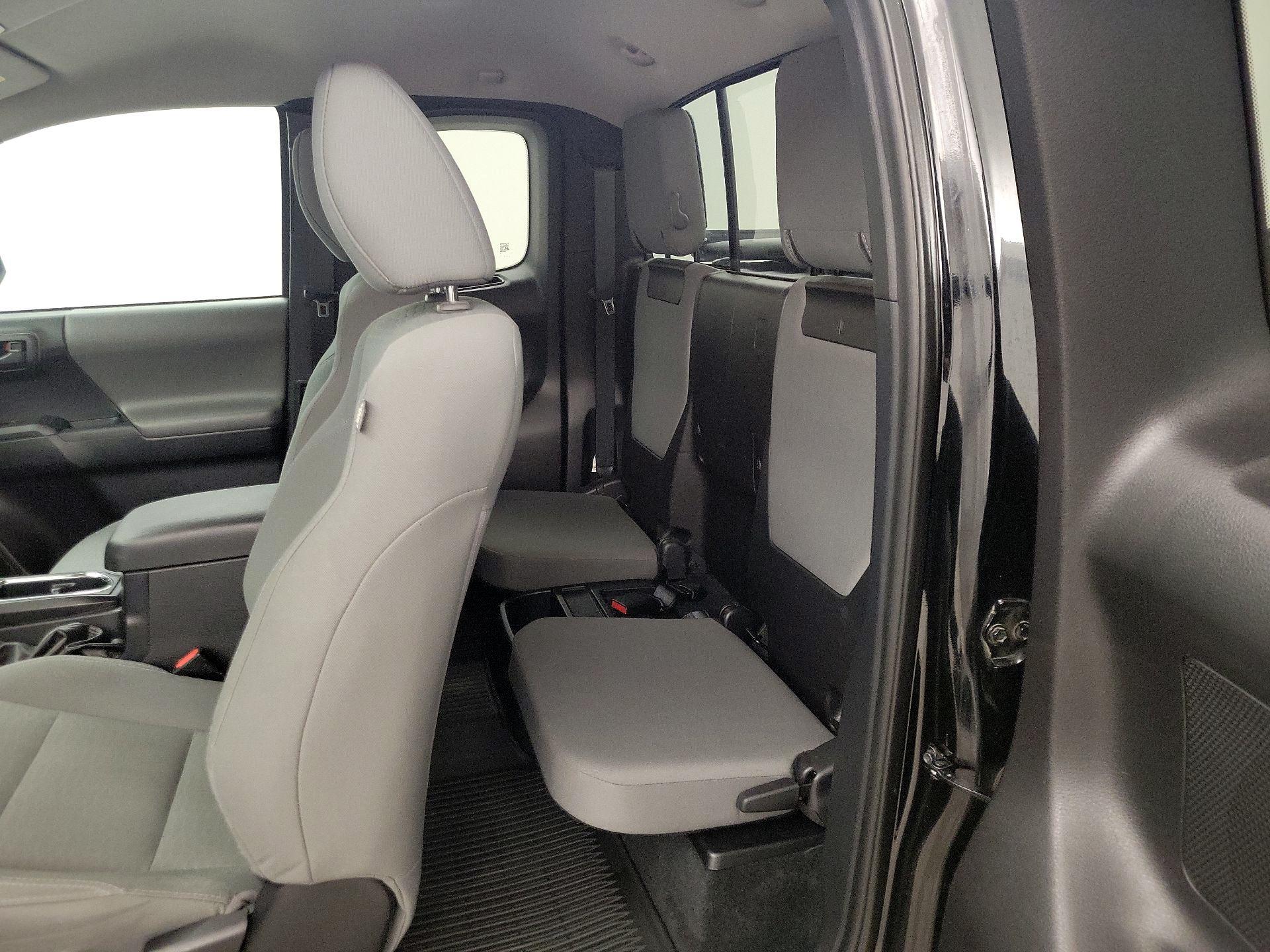 Thumbnail: 2019 Toyota Tacoma - 19