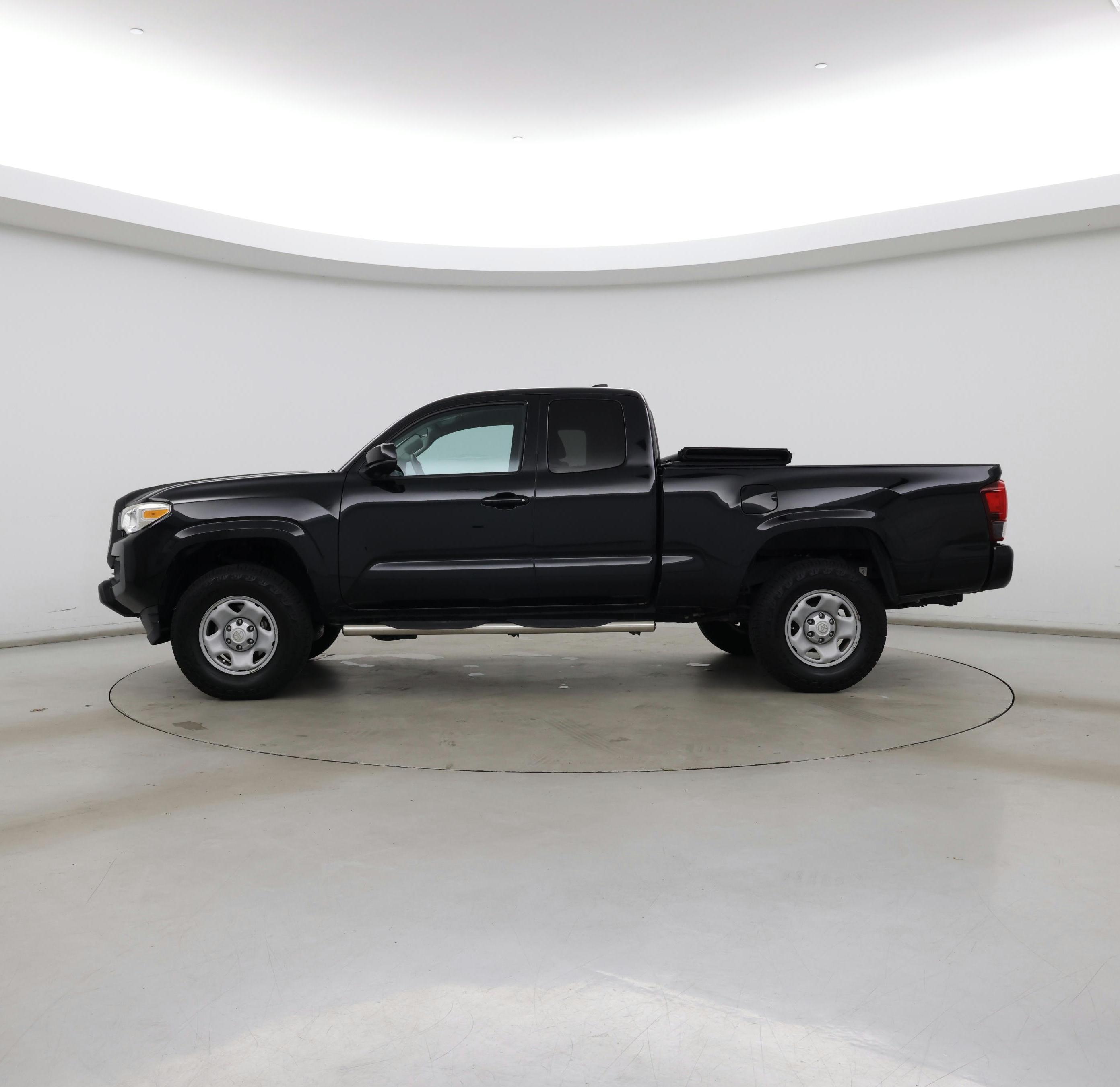 Thumbnail: 2019 Toyota Tacoma - 3