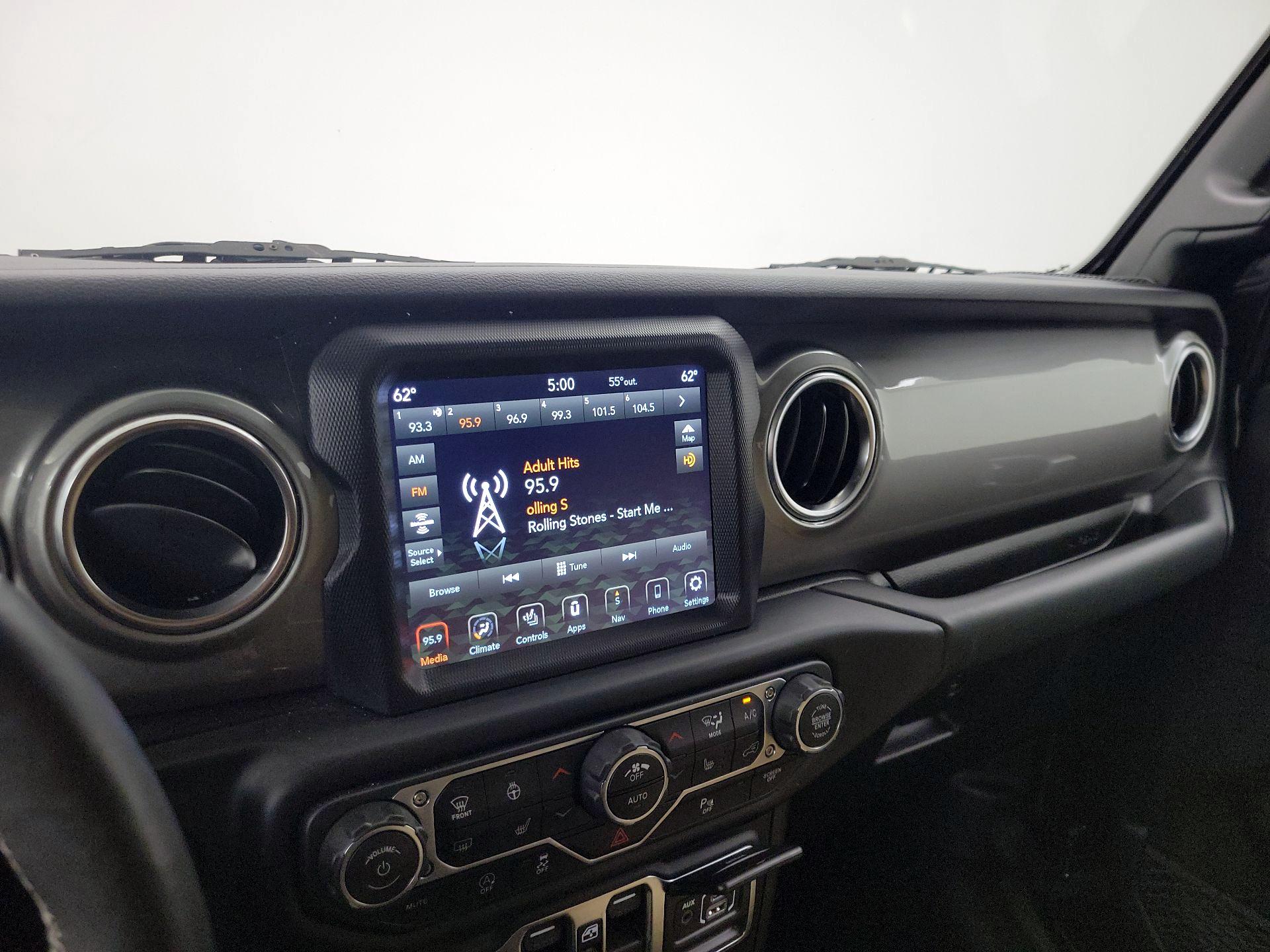 Thumbnail: 2020 Jeep Gladiator - 16