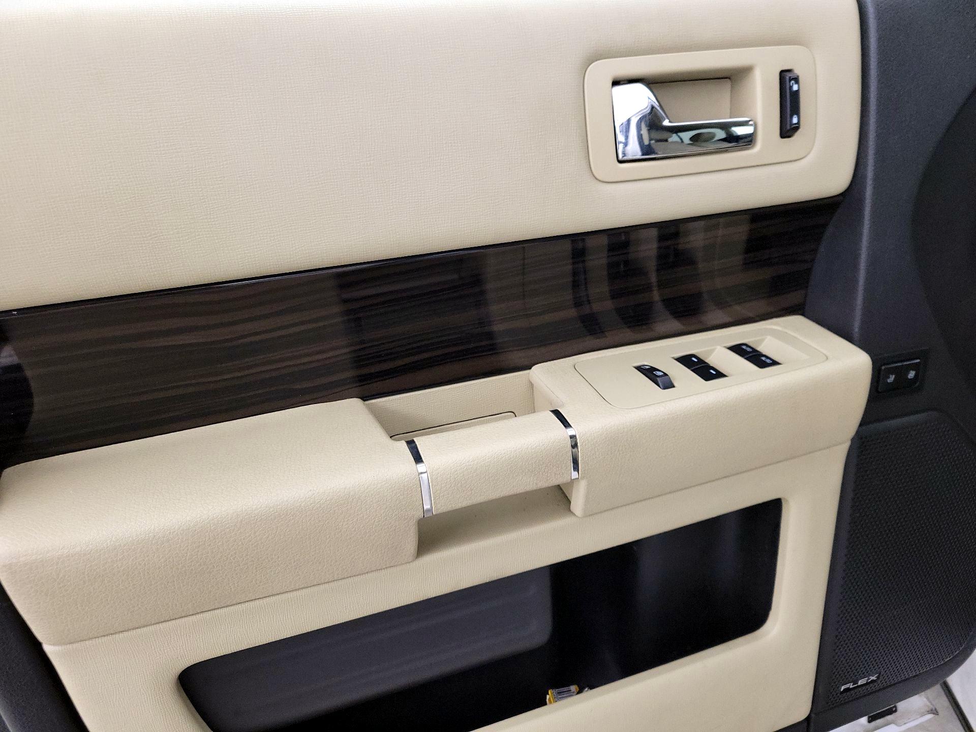 Thumbnail: 2018 Ford Flex - 12