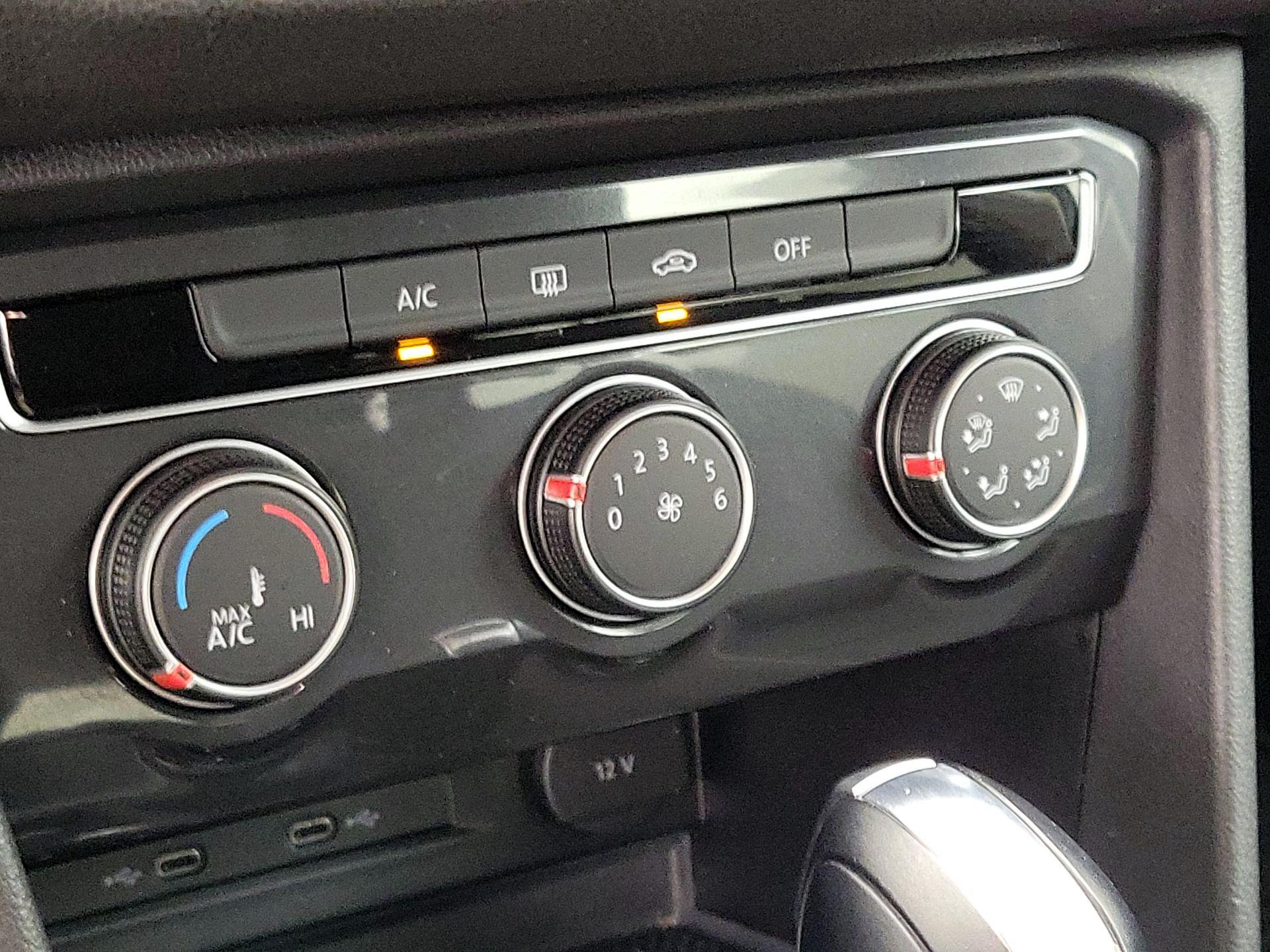 Thumbnail: 2020 Volkswagen Tiguan - 16