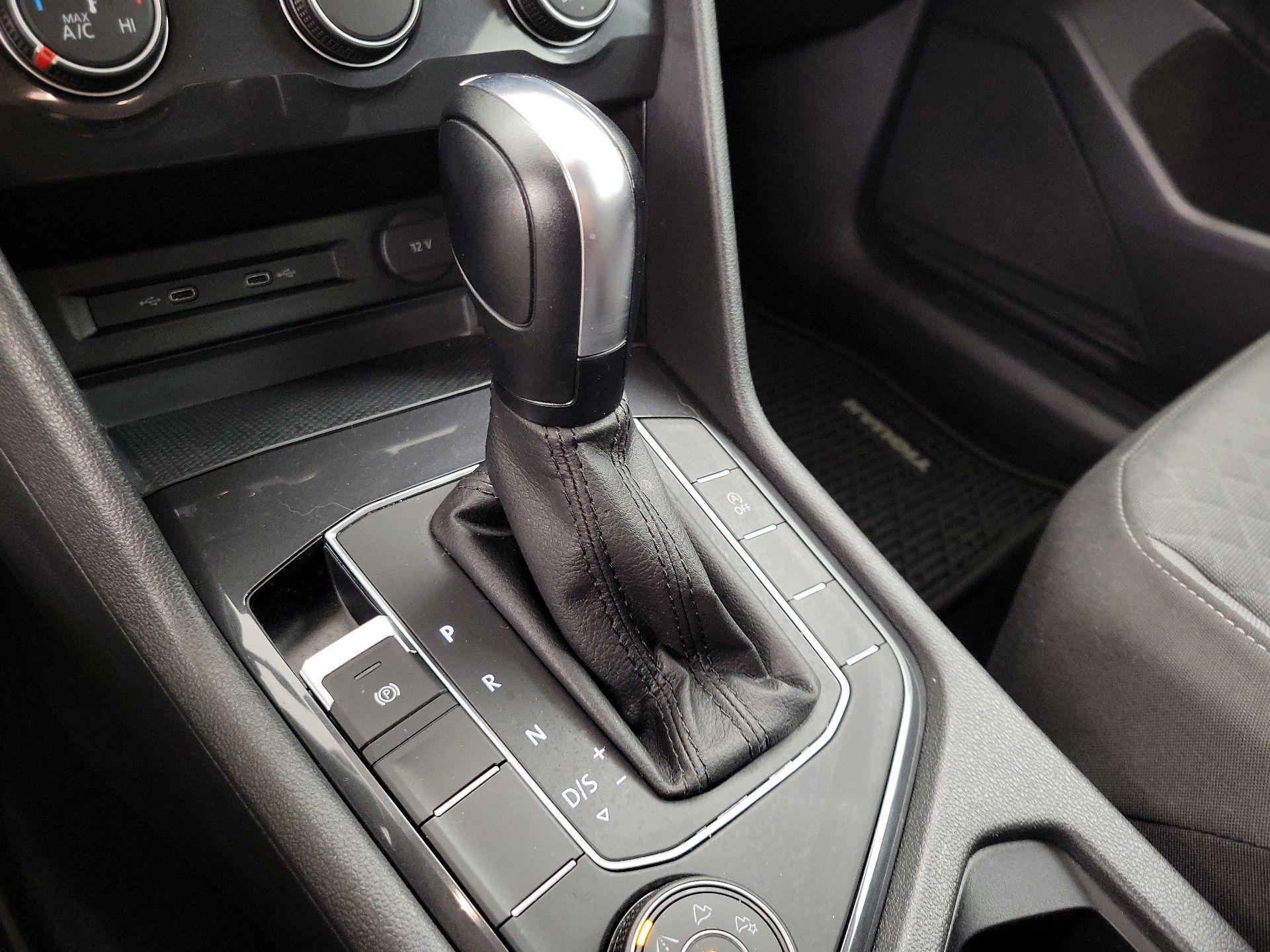 Thumbnail: 2020 Volkswagen Tiguan - 17