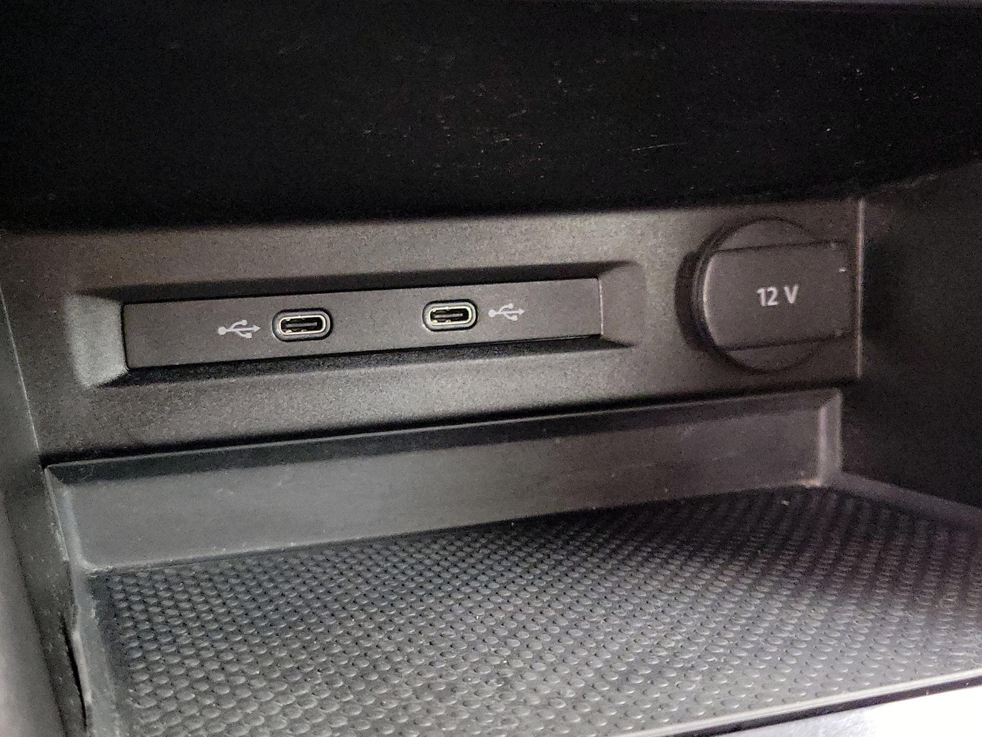 Thumbnail: 2020 Volkswagen Tiguan - 18