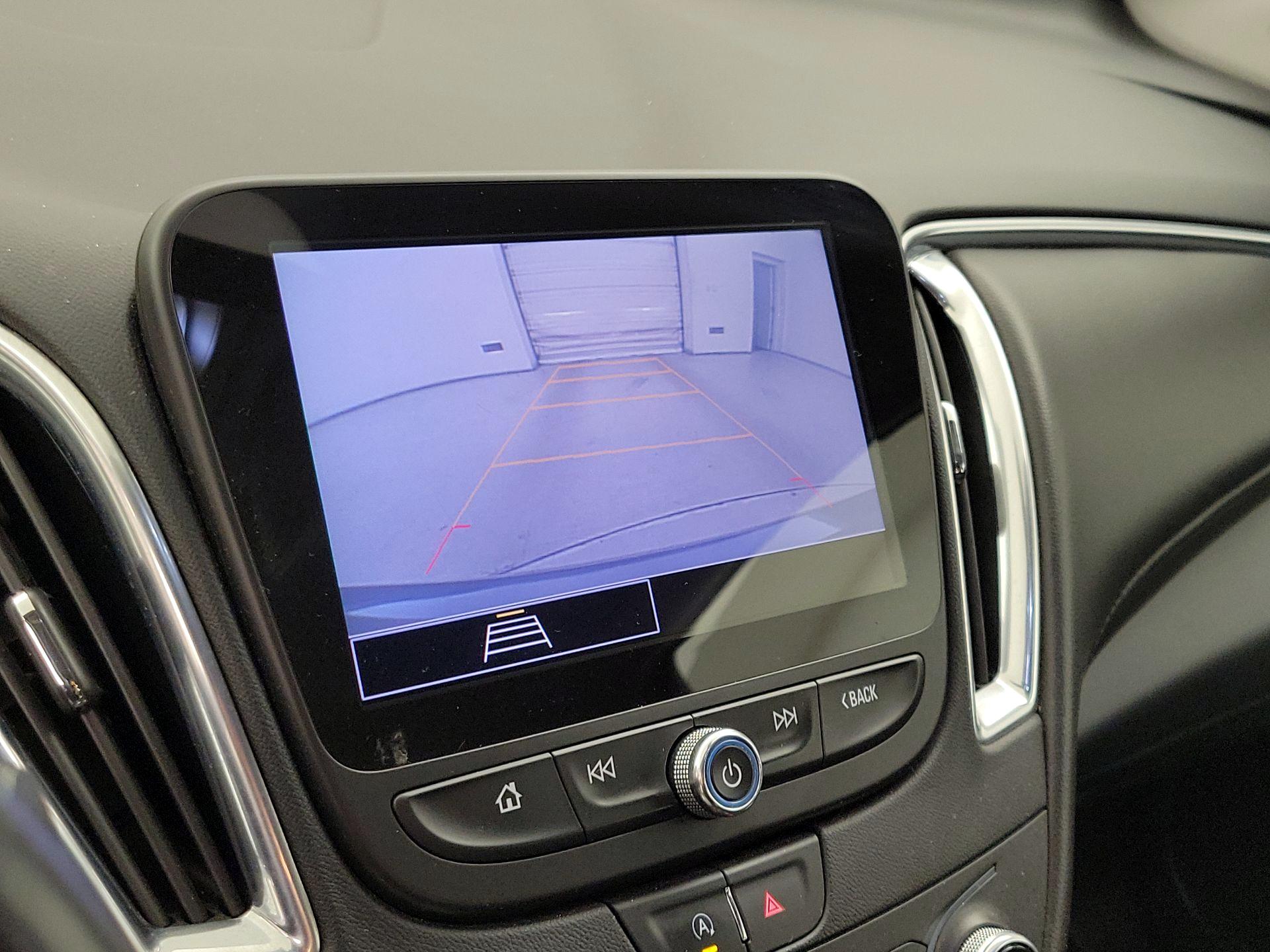 Thumbnail: 2021 Chevrolet Malibu - 14