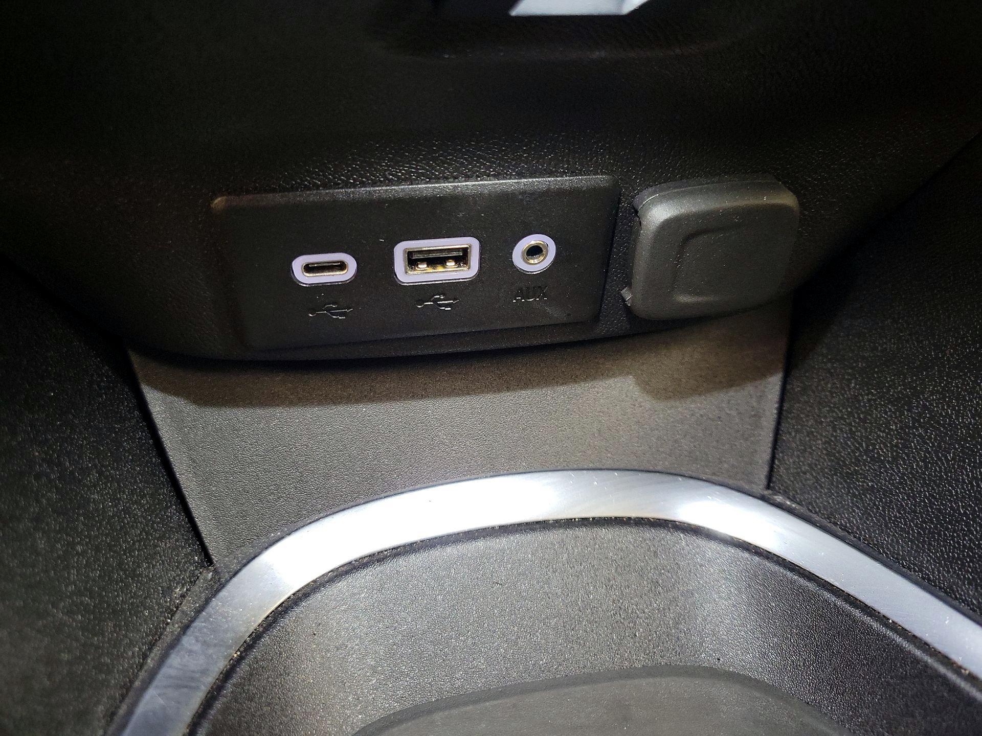 Thumbnail: 2021 Chevrolet Malibu - 18