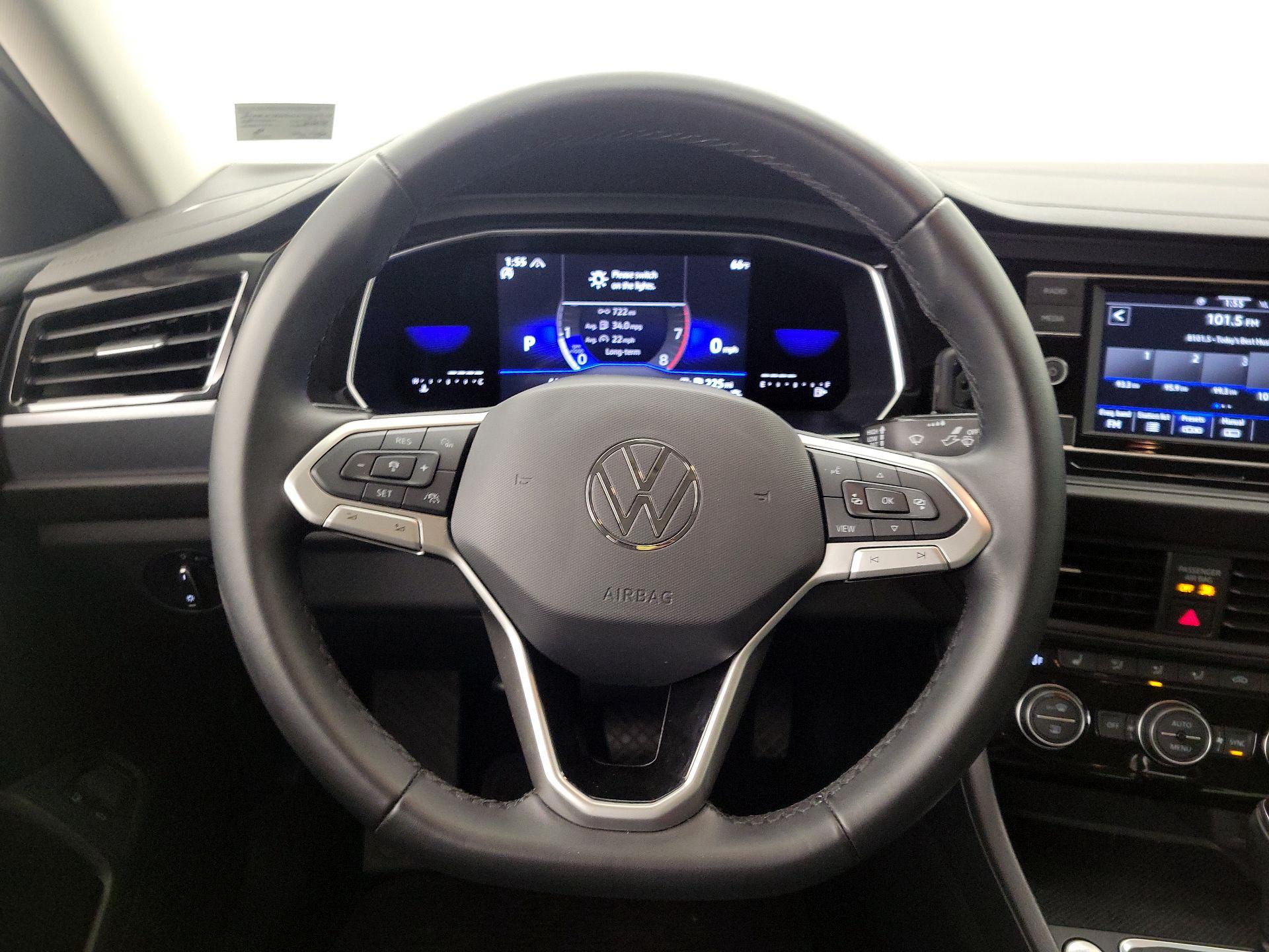 Thumbnail: 2022 Volkswagen Jetta - 10