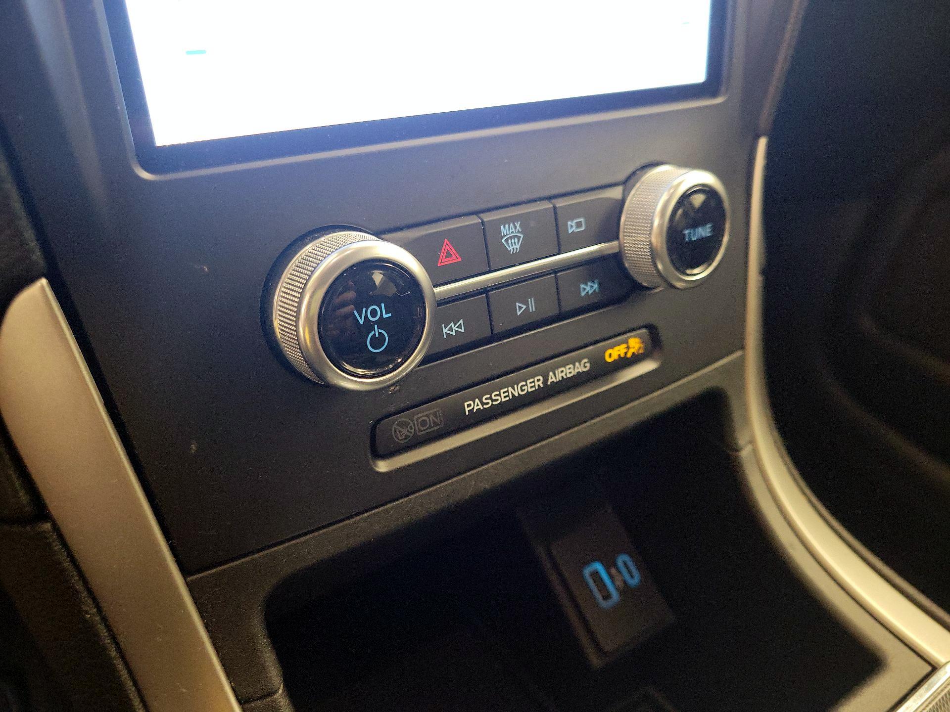 Thumbnail: 2021 Ford Edge - 16
