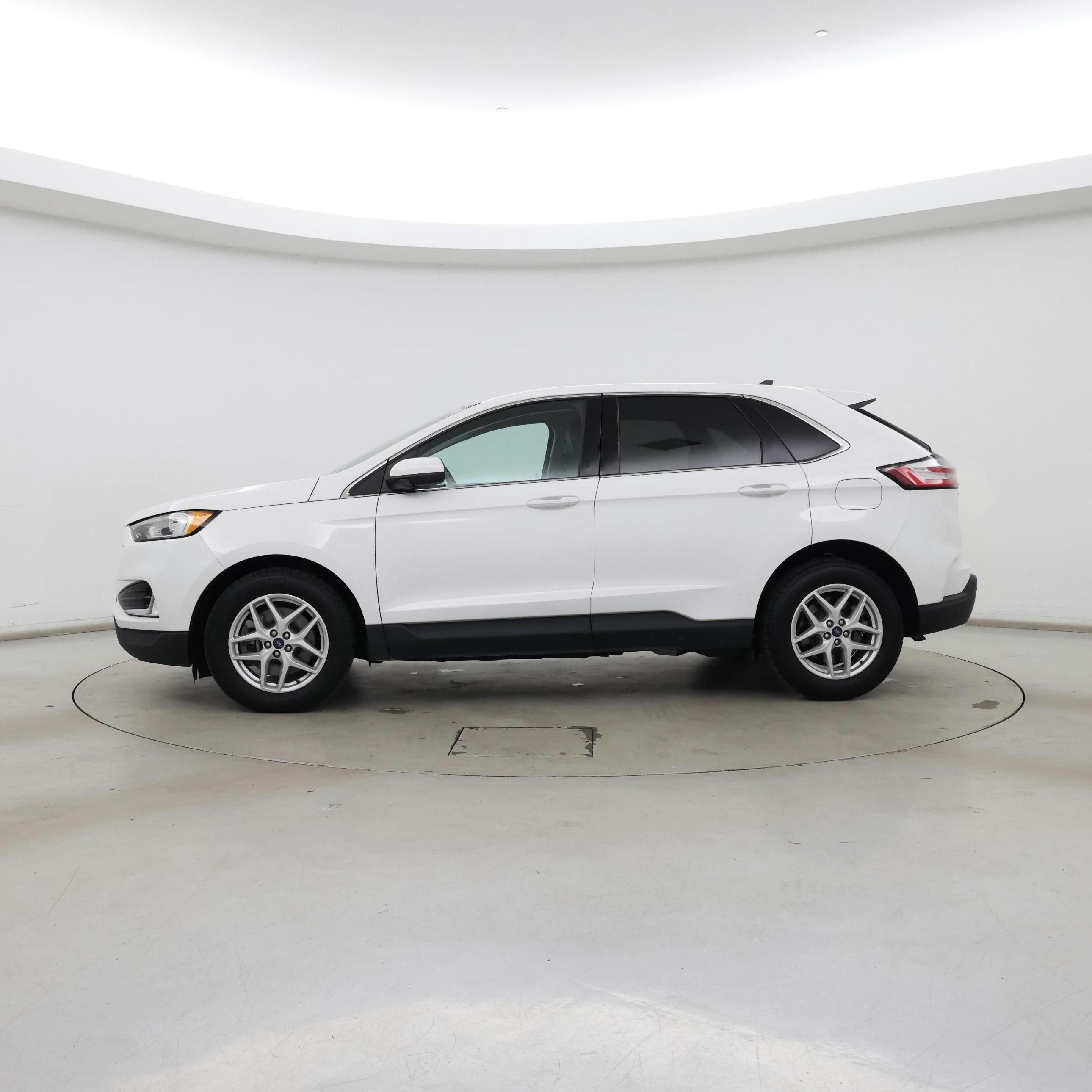 Thumbnail: 2021 Ford Edge - 3