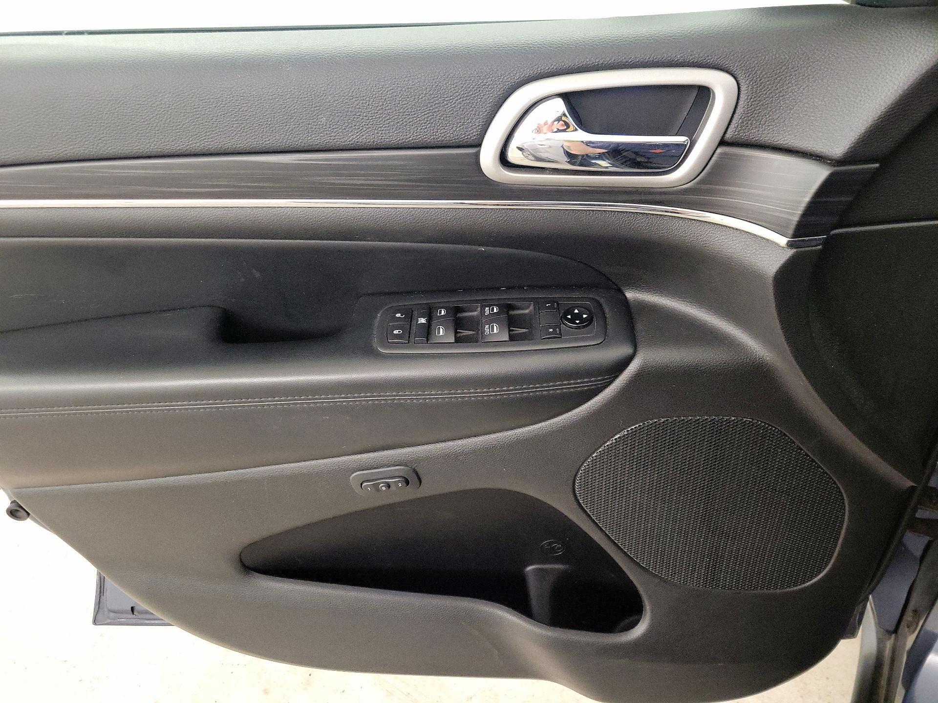 Thumbnail: 2021 Jeep Grand Cherokee - 12