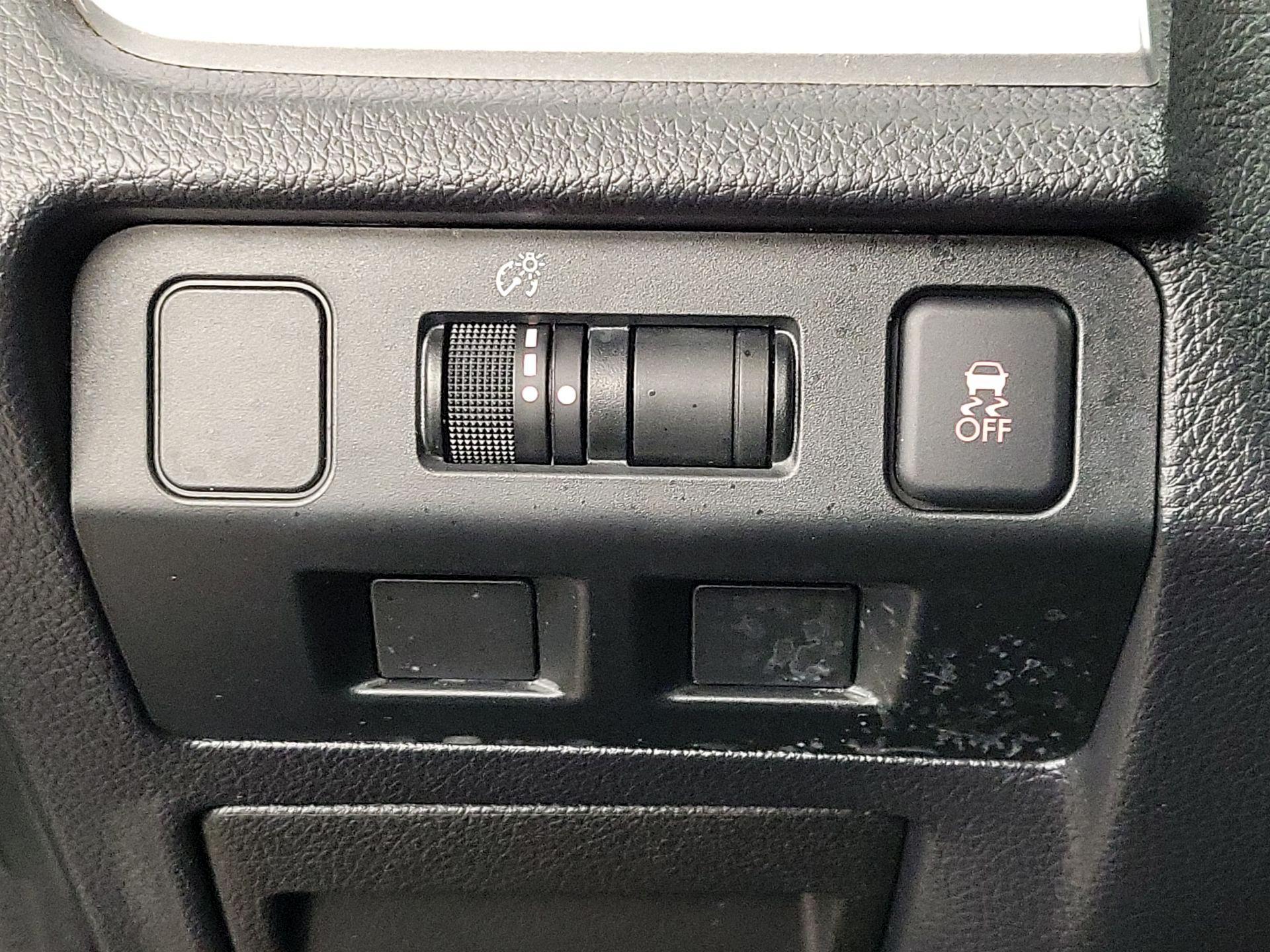 Thumbnail: 2017 Subaru Crosstrek - 13