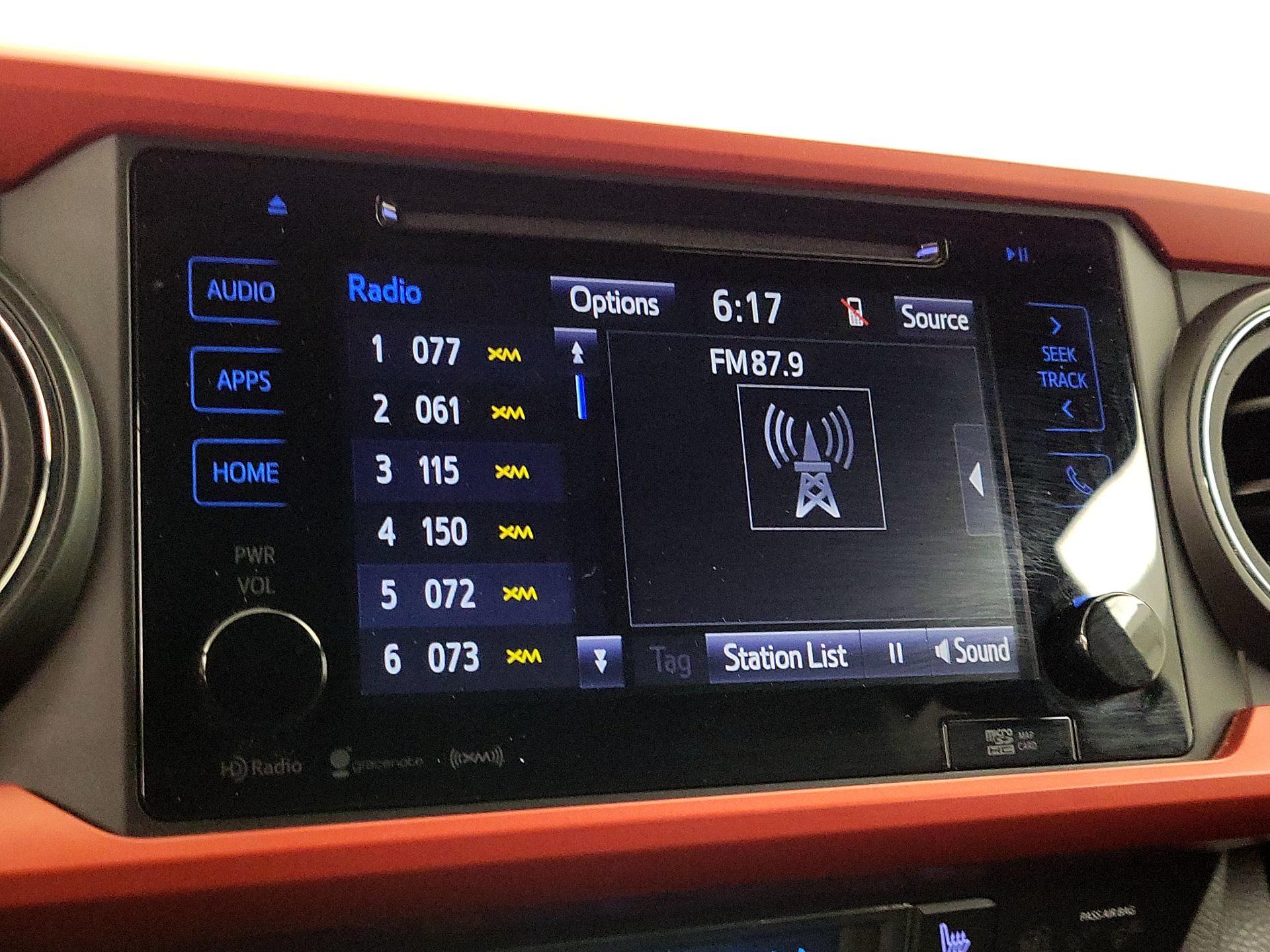 Thumbnail: 2019 Toyota Tacoma - 15