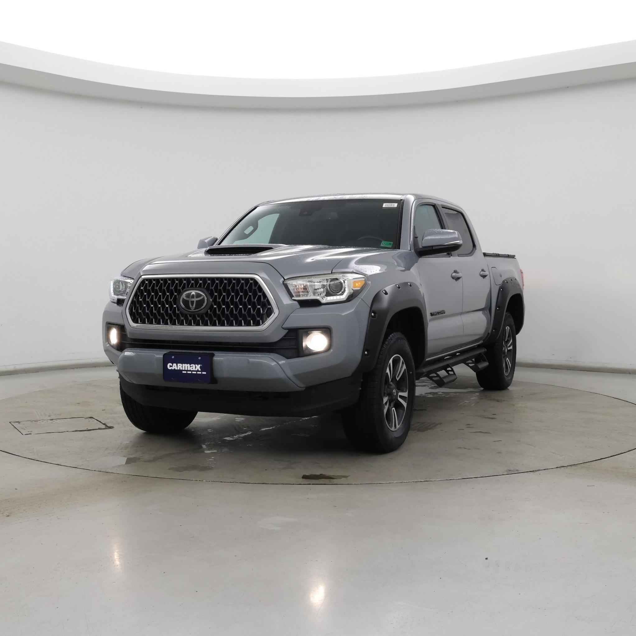 Thumbnail: 2019 Toyota Tacoma - 4