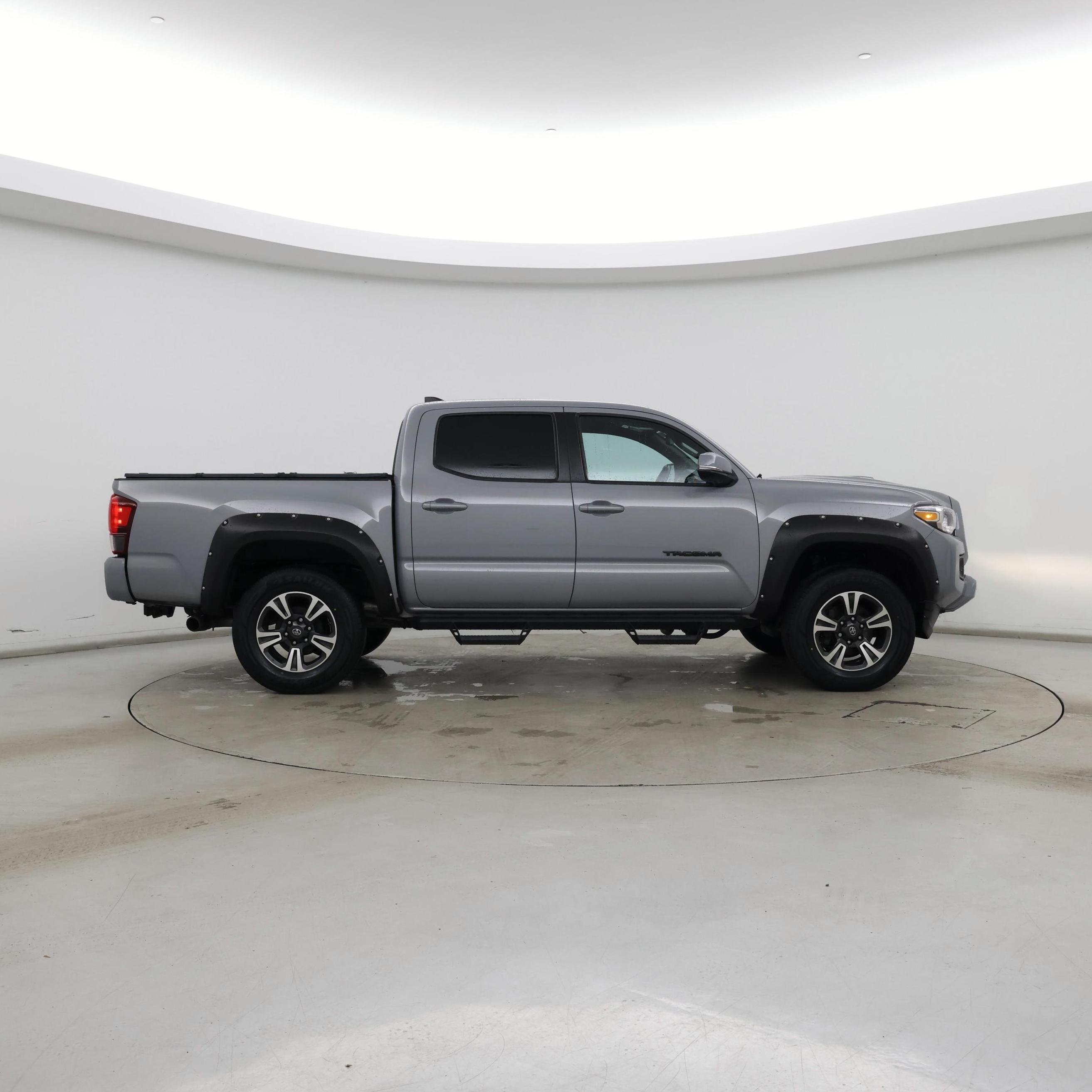Thumbnail: 2019 Toyota Tacoma - 7