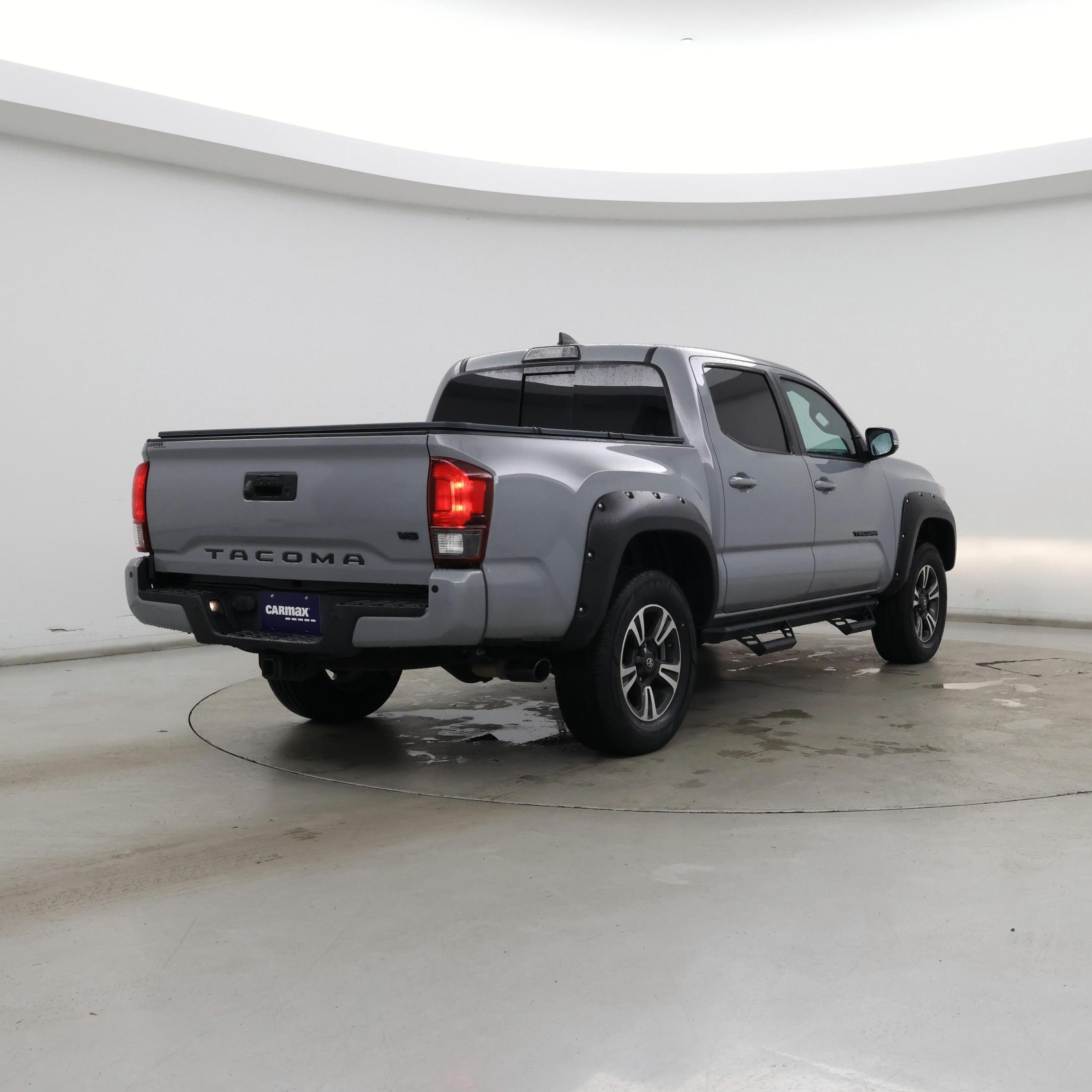 Thumbnail: 2019 Toyota Tacoma - 8