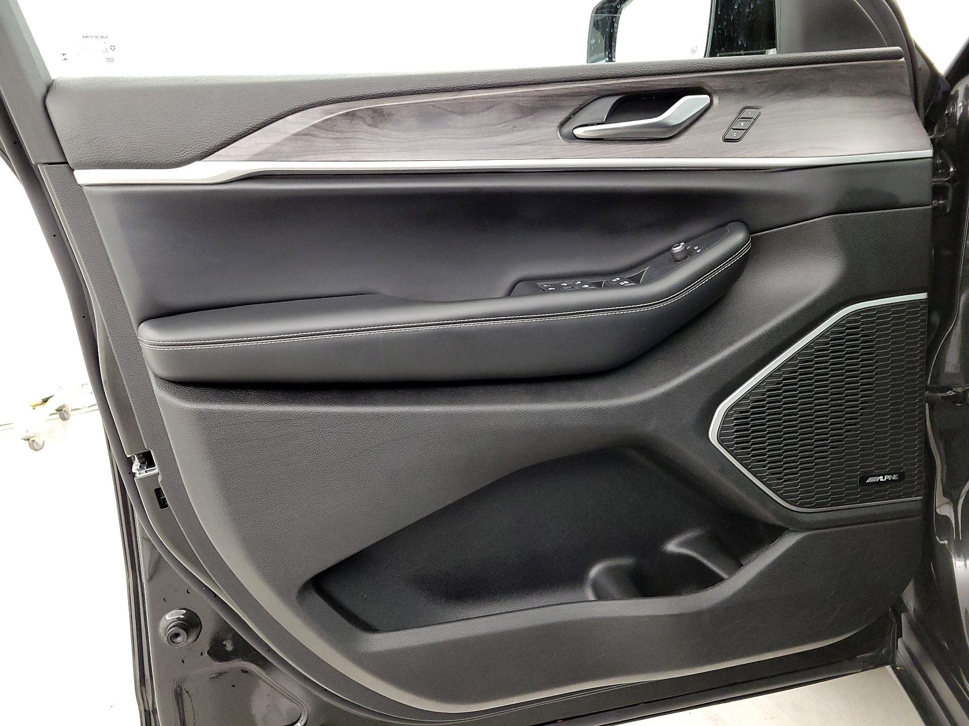 Thumbnail: 2022 Jeep Grand Cherokee L - 12