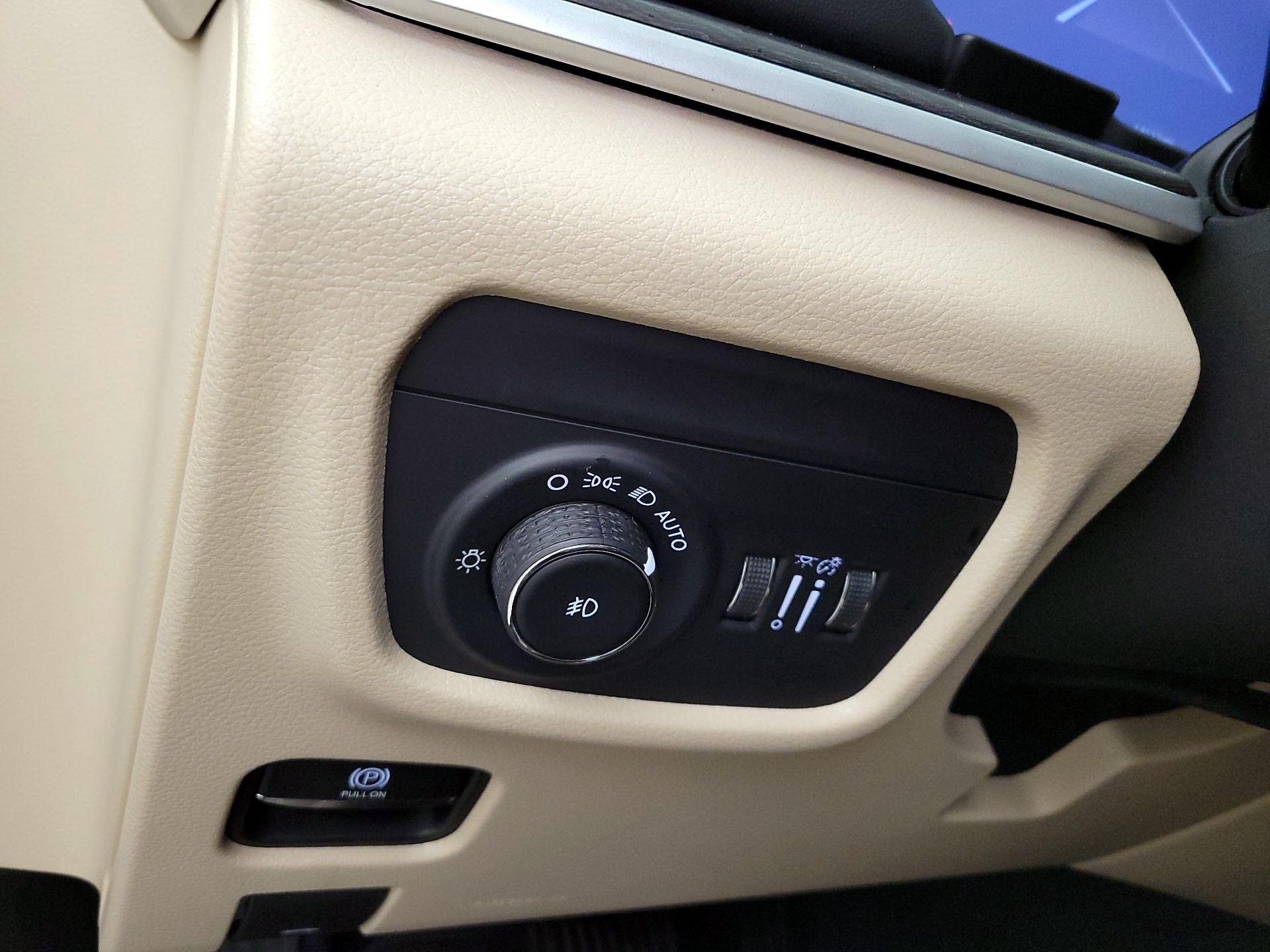 Thumbnail: 2022 Jeep Grand Cherokee - 13