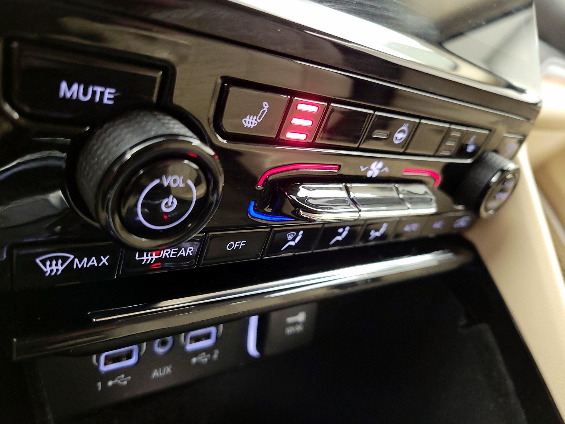 Thumbnail: 2022 Jeep Grand Cherokee - 17