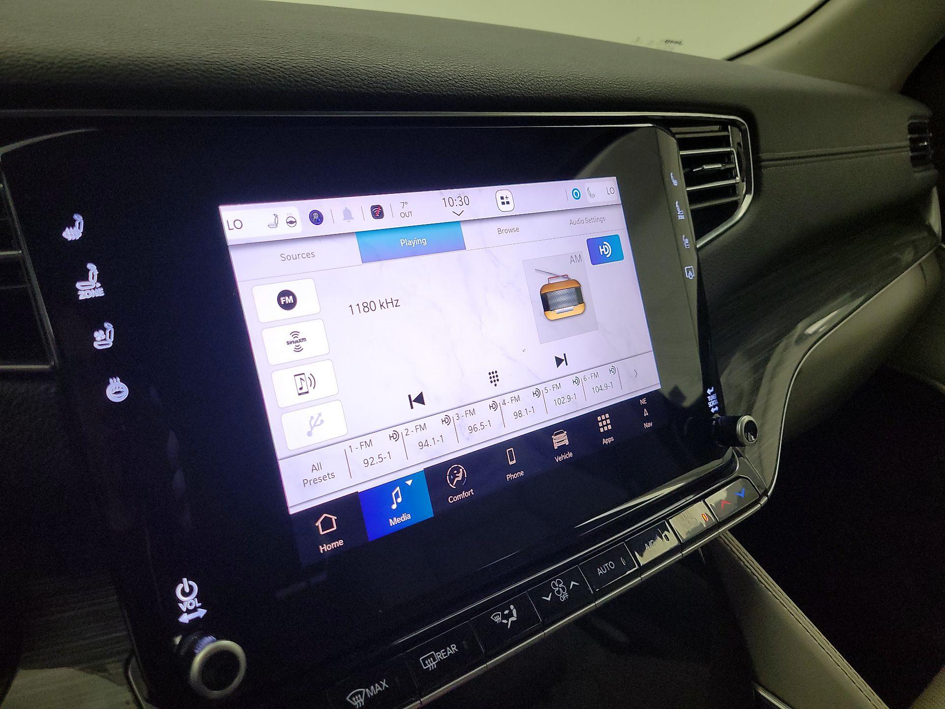 Thumbnail: 2022 Jeep Wagoneer - 16