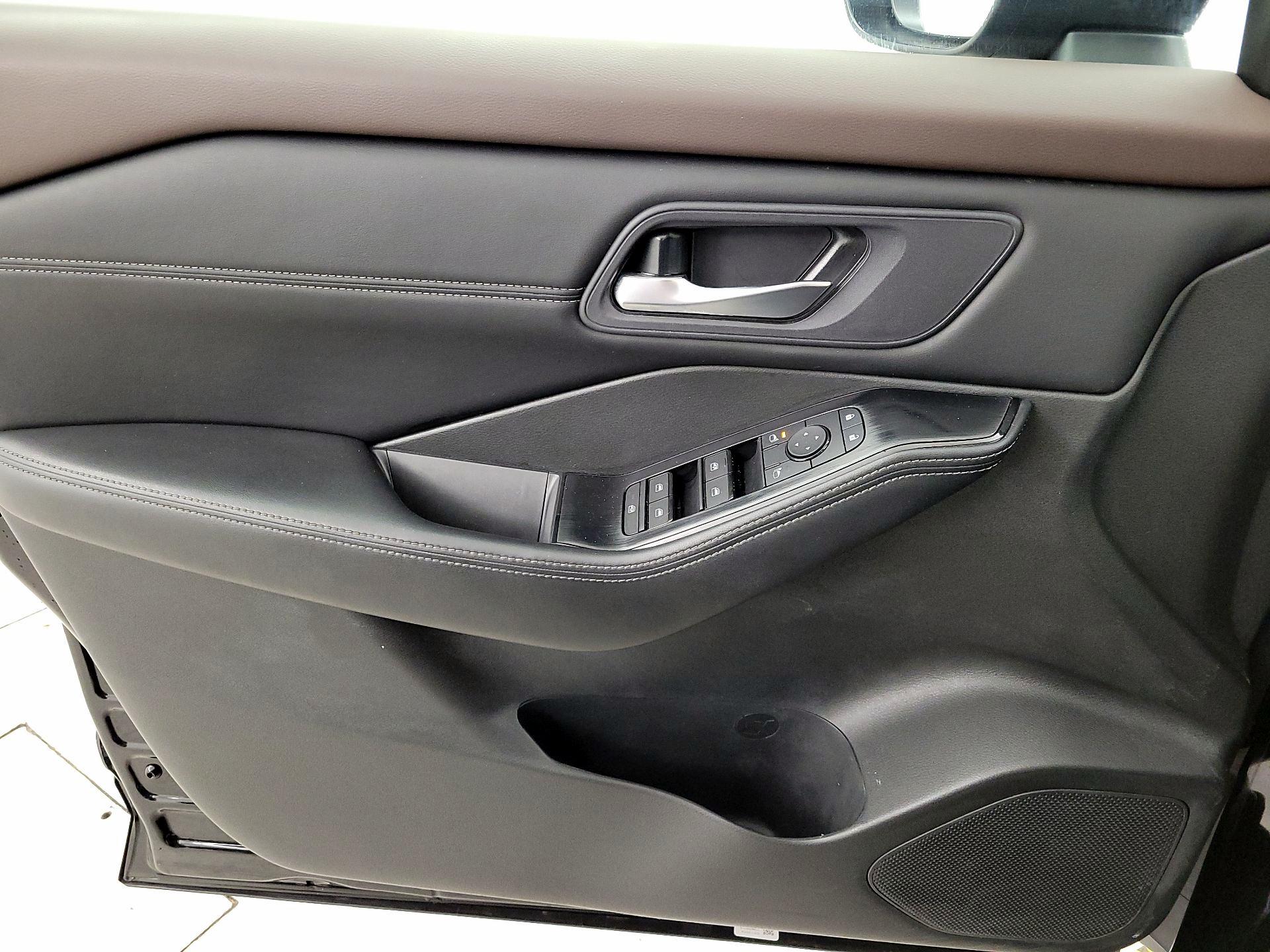 Thumbnail: 2023 Nissan Rogue - 12