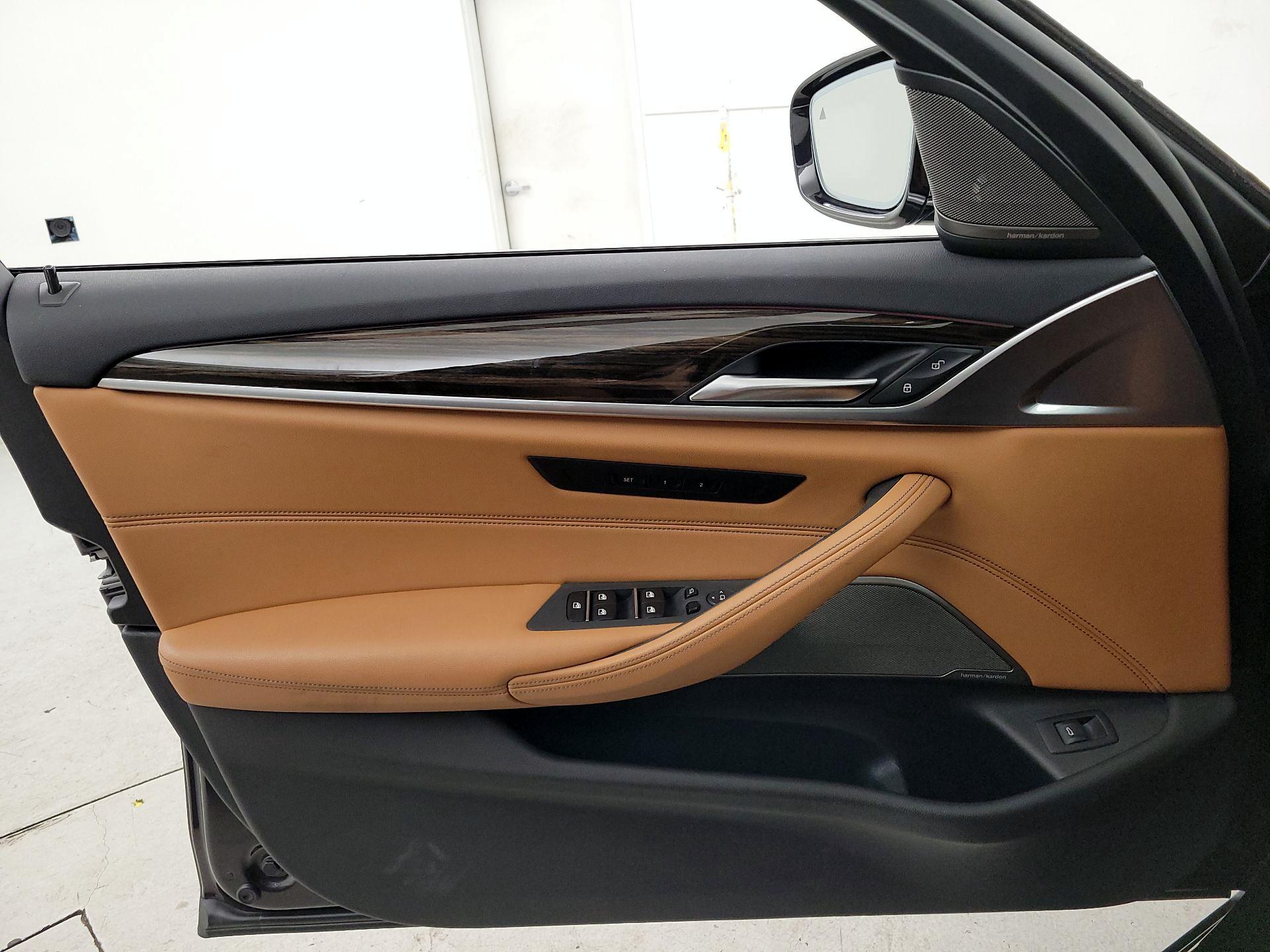 Thumbnail: 2022 BMW 5 Series - 12