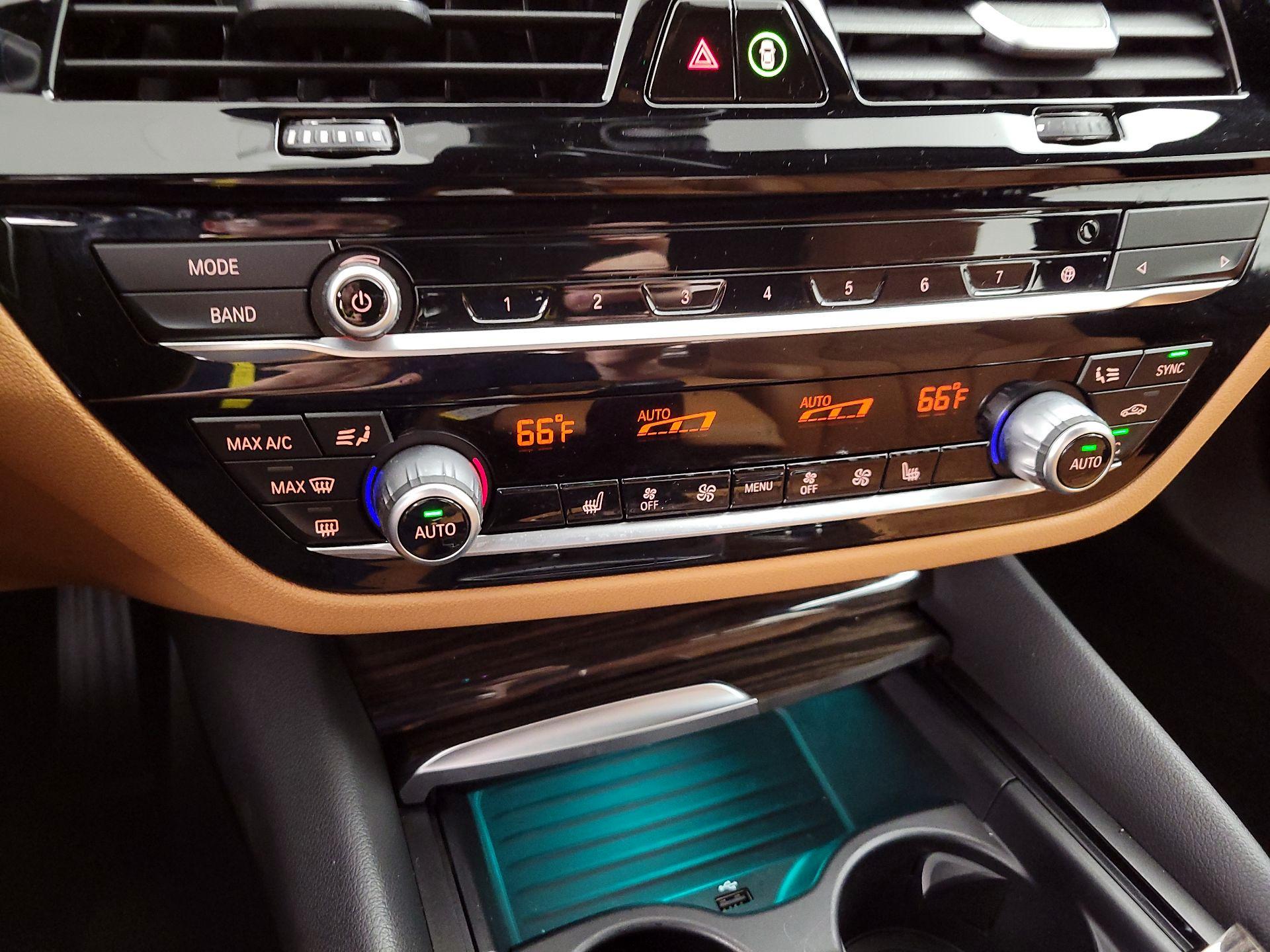 Thumbnail: 2022 BMW 5 Series - 16