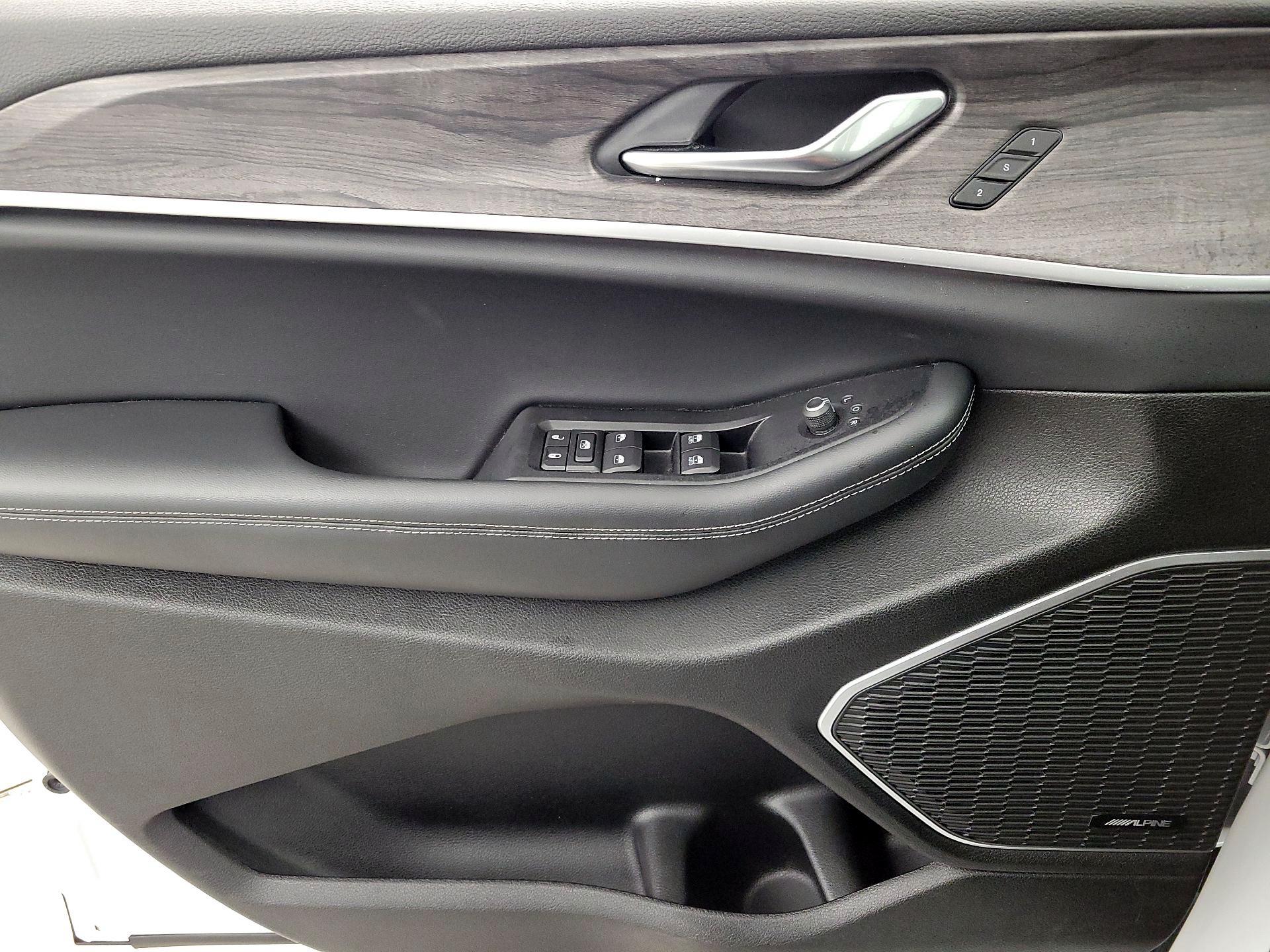 Thumbnail: 2022 Jeep Grand Cherokee - 12