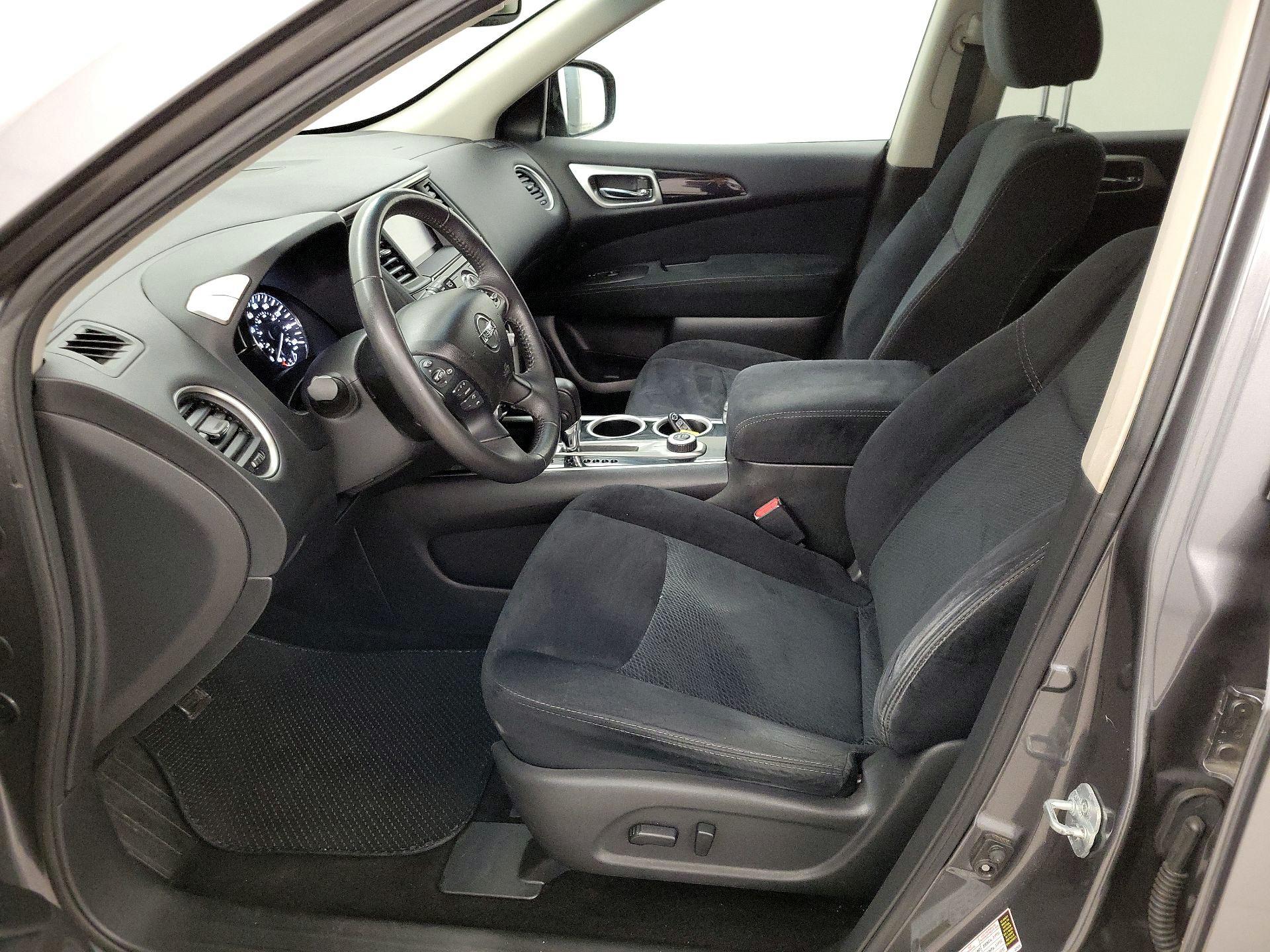 Thumbnail: 2016 Nissan Pathfinder - 11