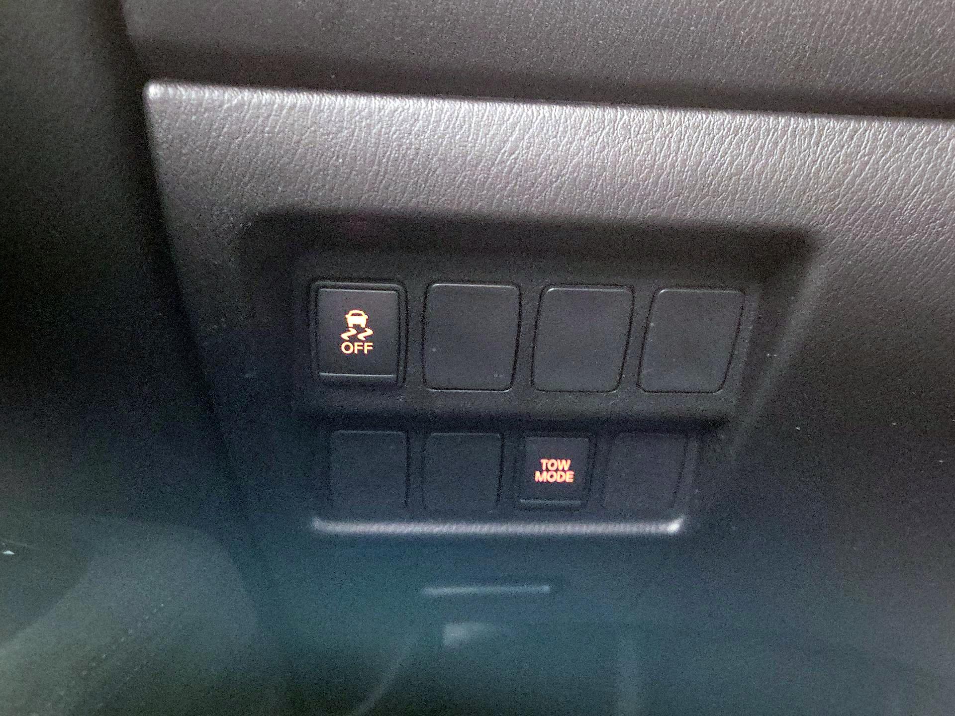 Thumbnail: 2016 Nissan Pathfinder - 13