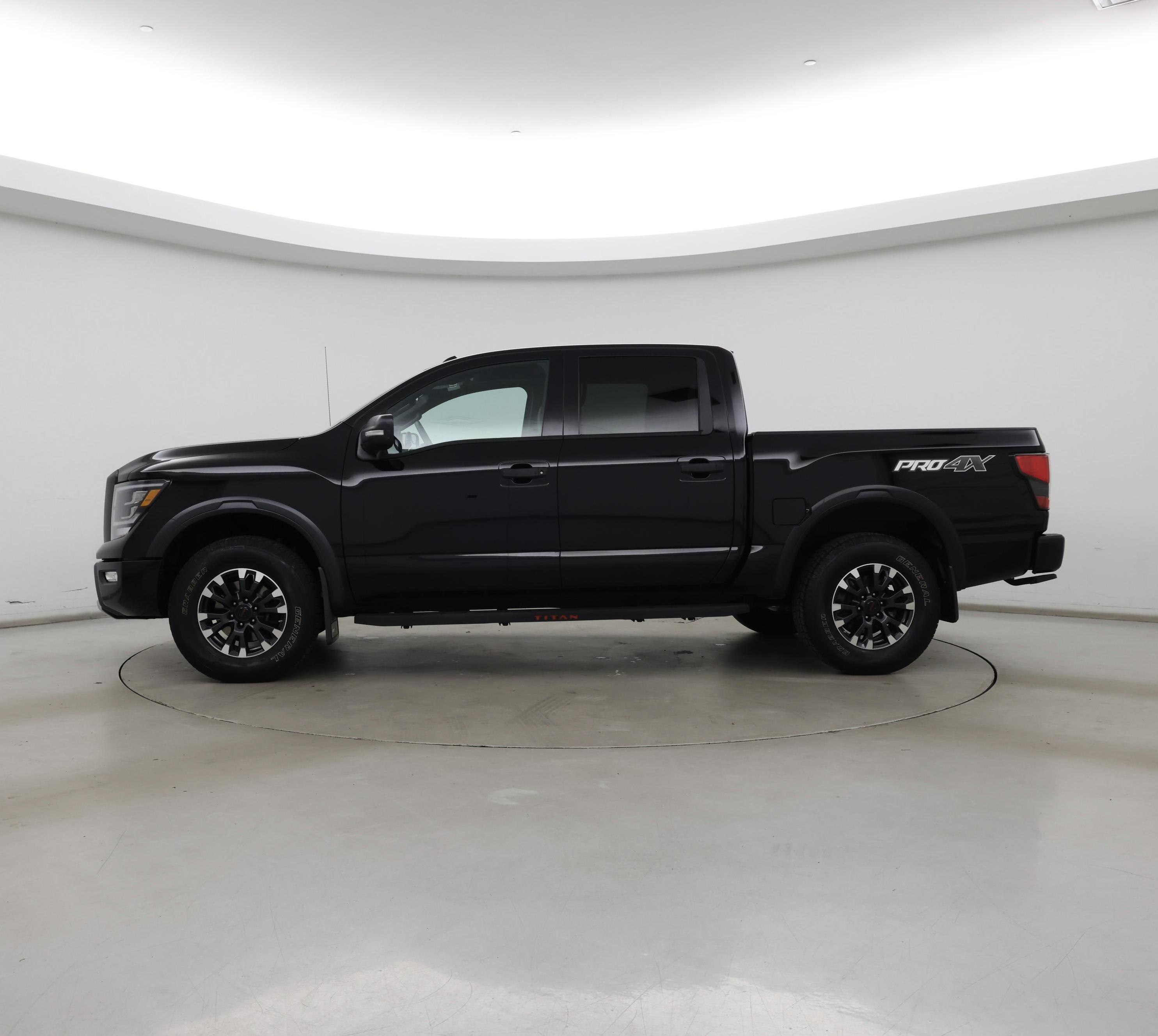 Thumbnail: 2021 Nissan Titan - 3