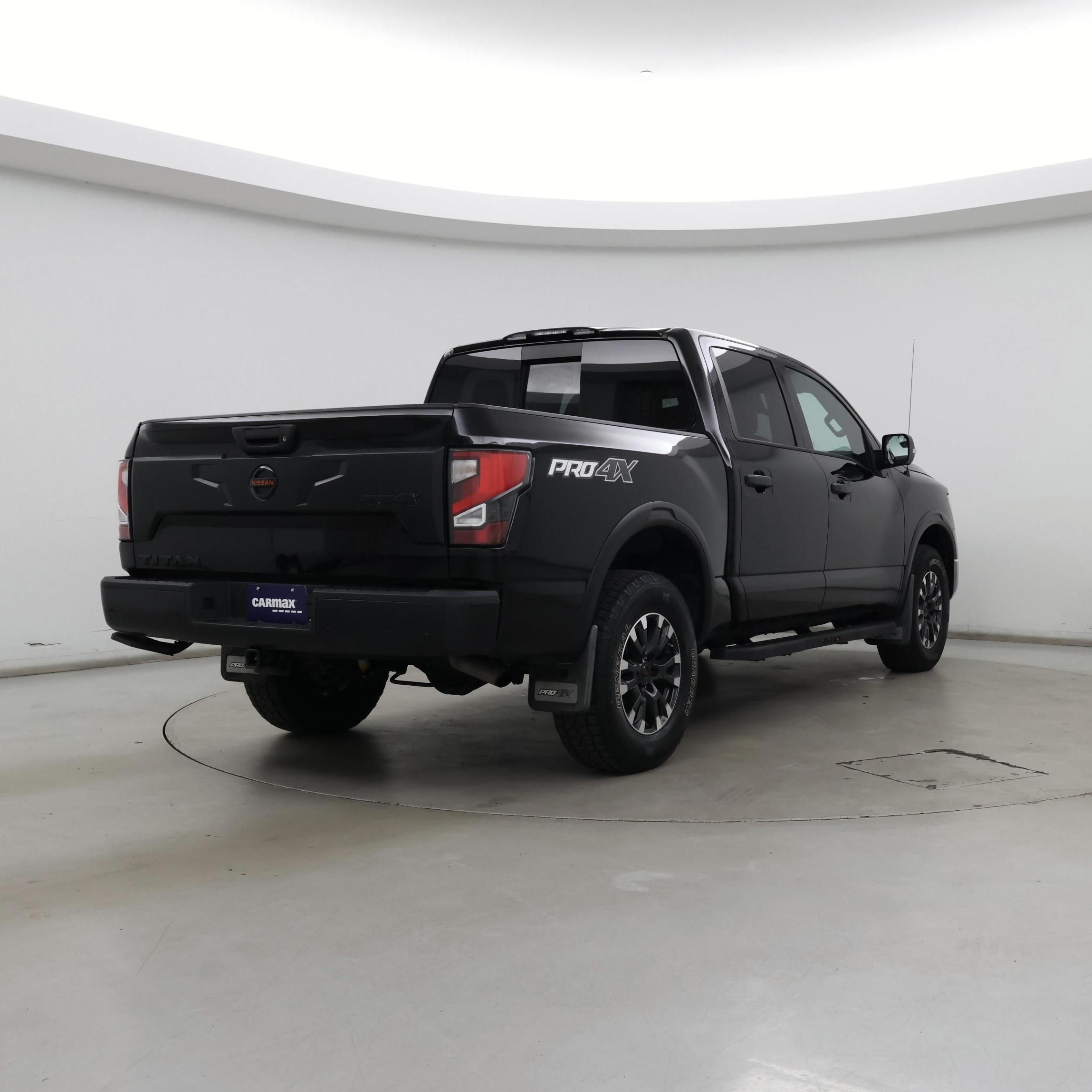 Thumbnail: 2021 Nissan Titan - 8