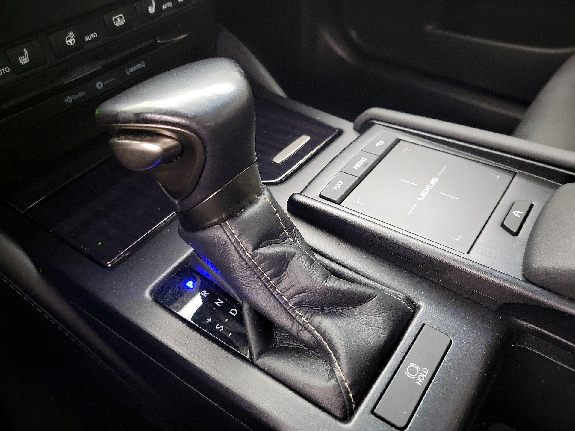 Thumbnail: 2019 Lexus ES - 18