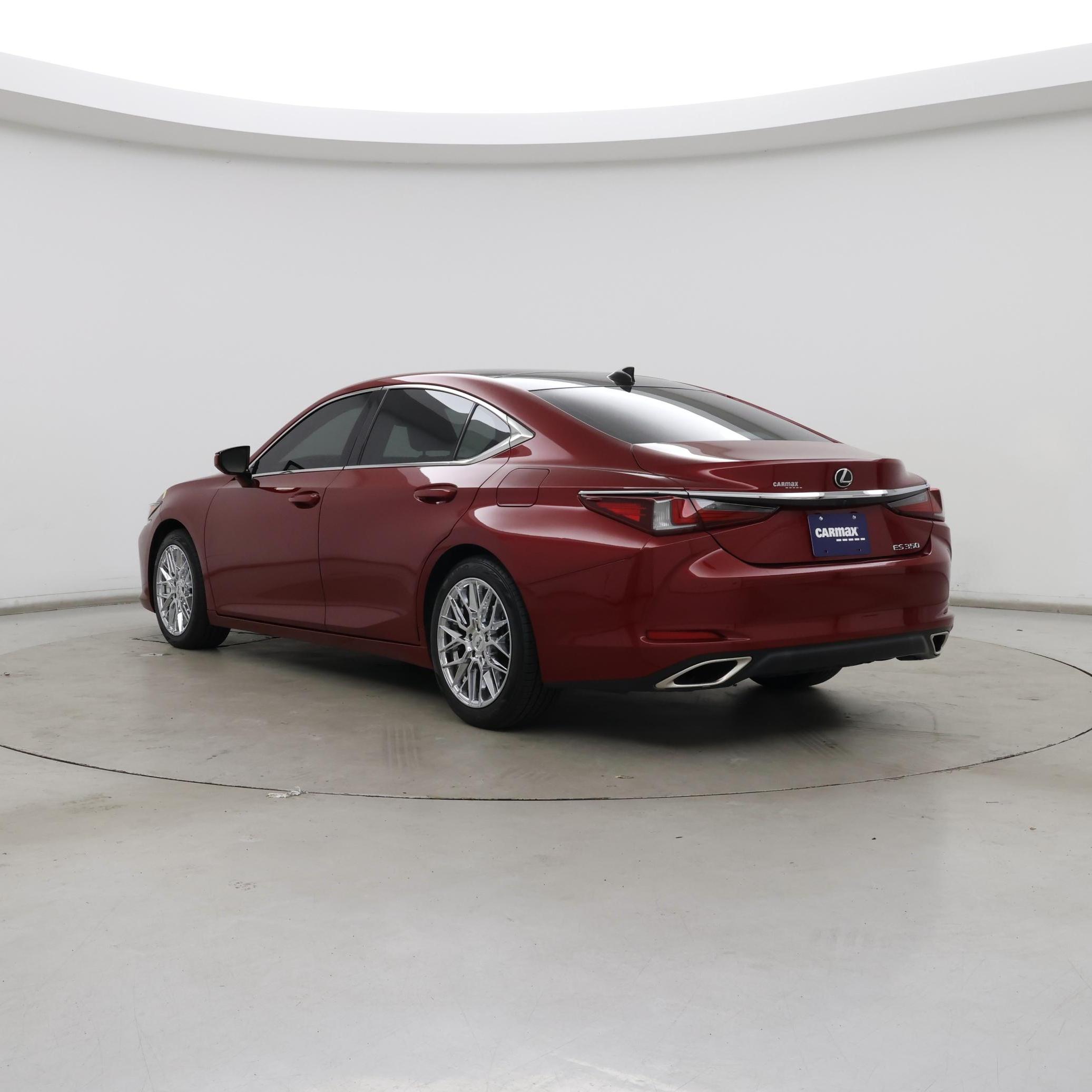 Thumbnail: 2019 Lexus ES - 2