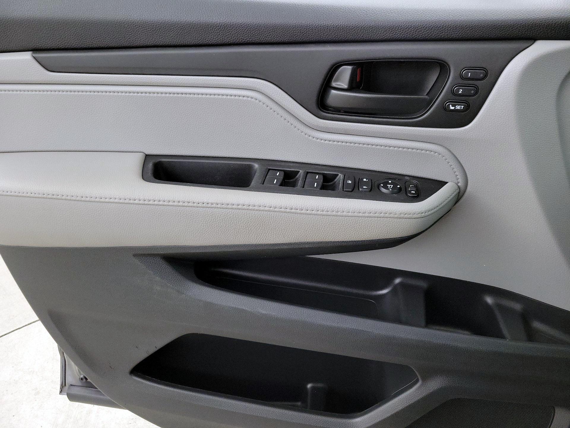 Thumbnail: 2019 Honda Odyssey - 12