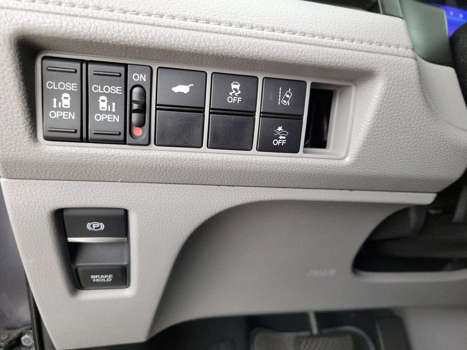 Thumbnail: 2019 Honda Odyssey - 13