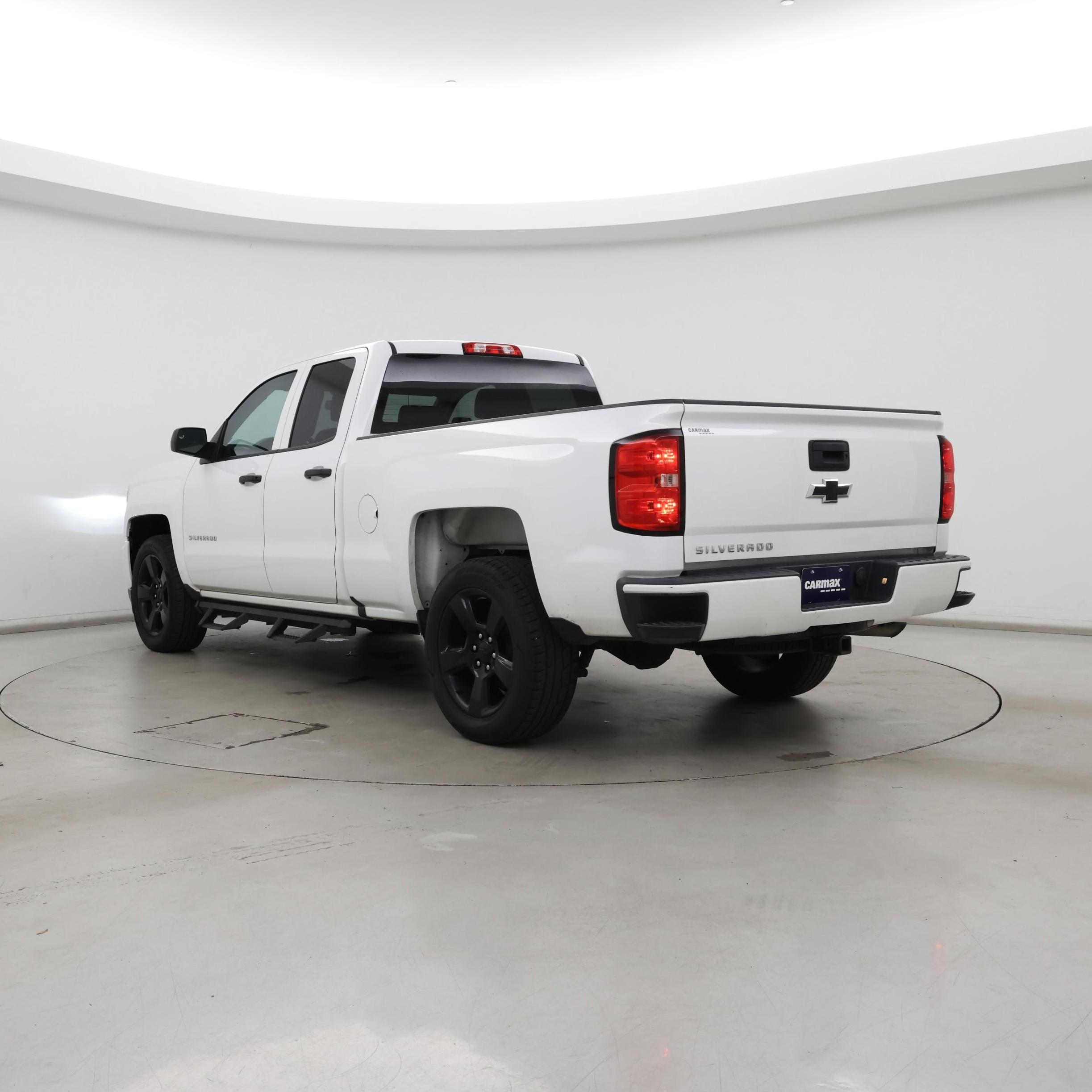 Thumbnail: 2018 Chevrolet Silverado 1500 - 2