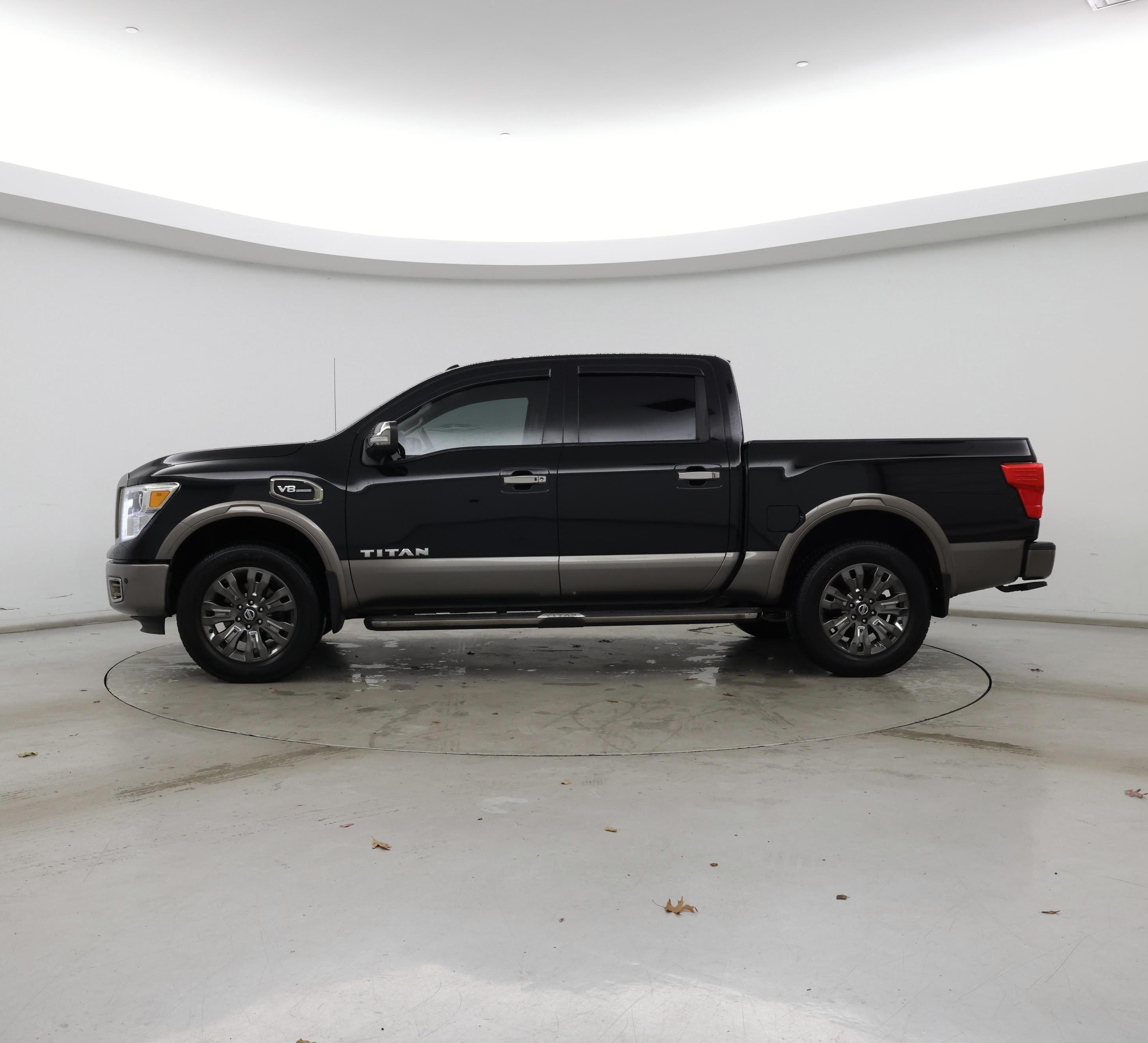 Thumbnail: 2017 Nissan Titan - 3