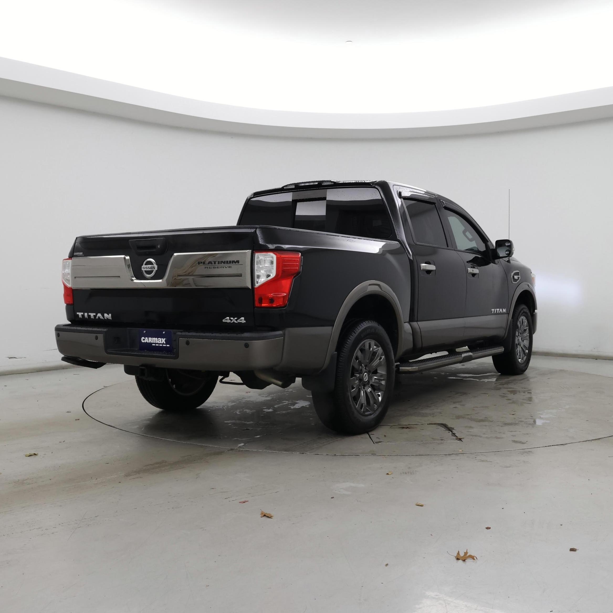 Thumbnail: 2017 Nissan Titan - 8