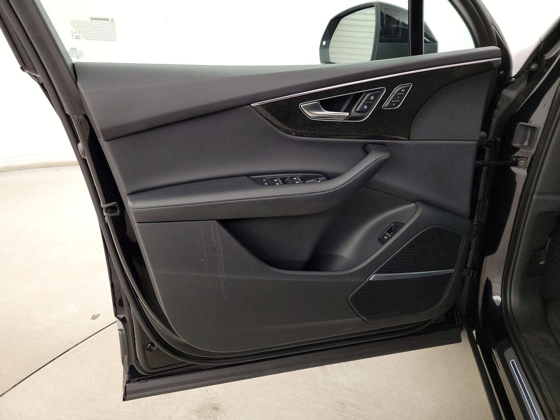 Thumbnail: 2022 Audi Q7 - 12