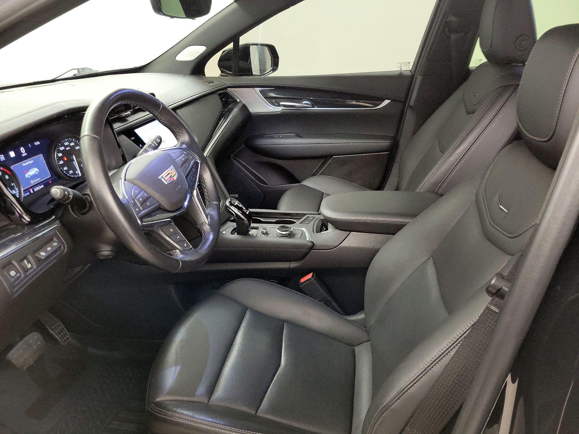 Thumbnail: 2021 Cadillac XT5 - 11