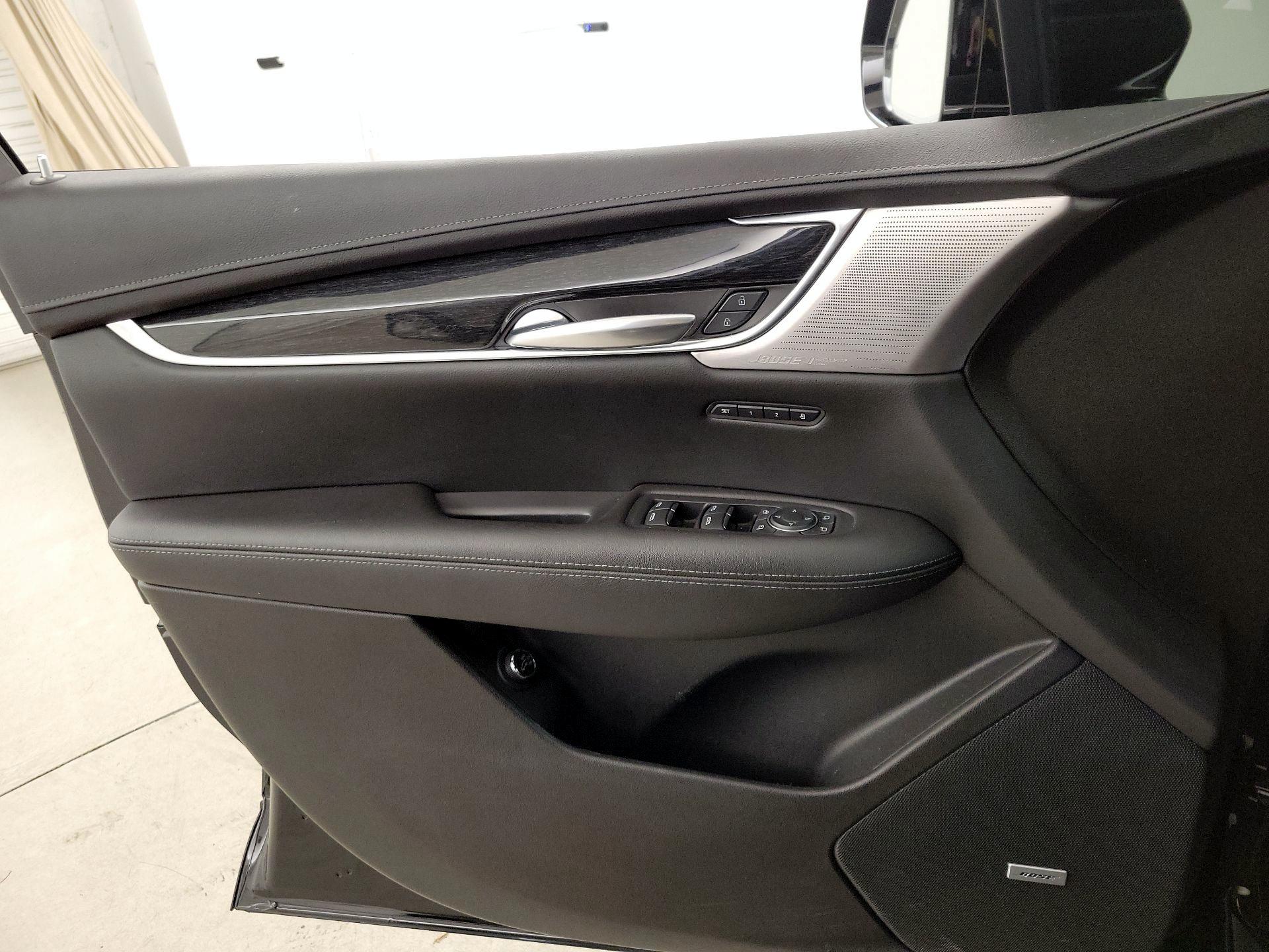 Thumbnail: 2021 Cadillac XT5 - 12