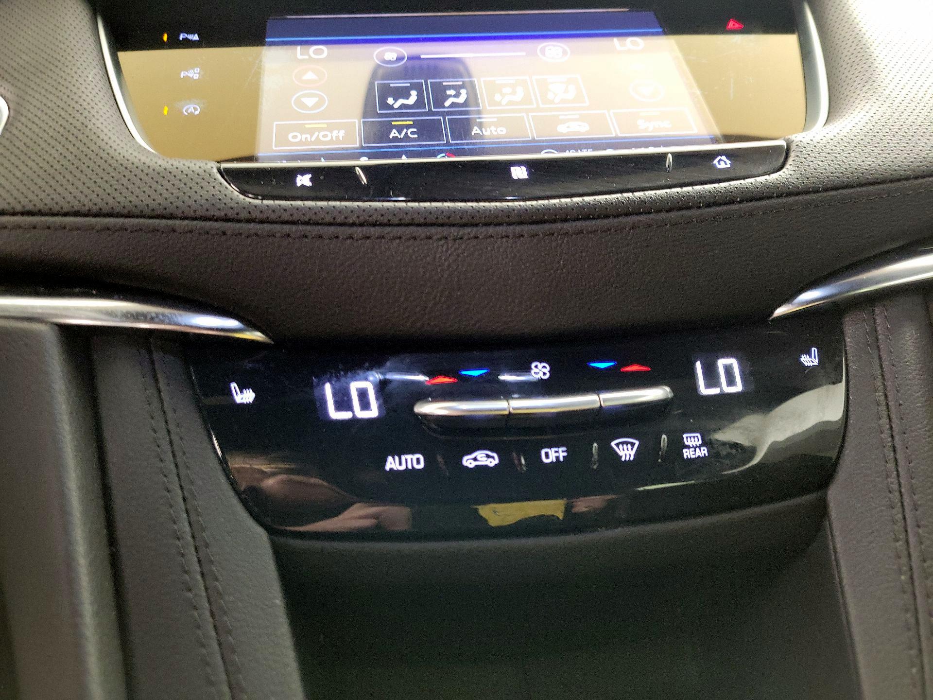 Thumbnail: 2021 Cadillac XT5 - 17