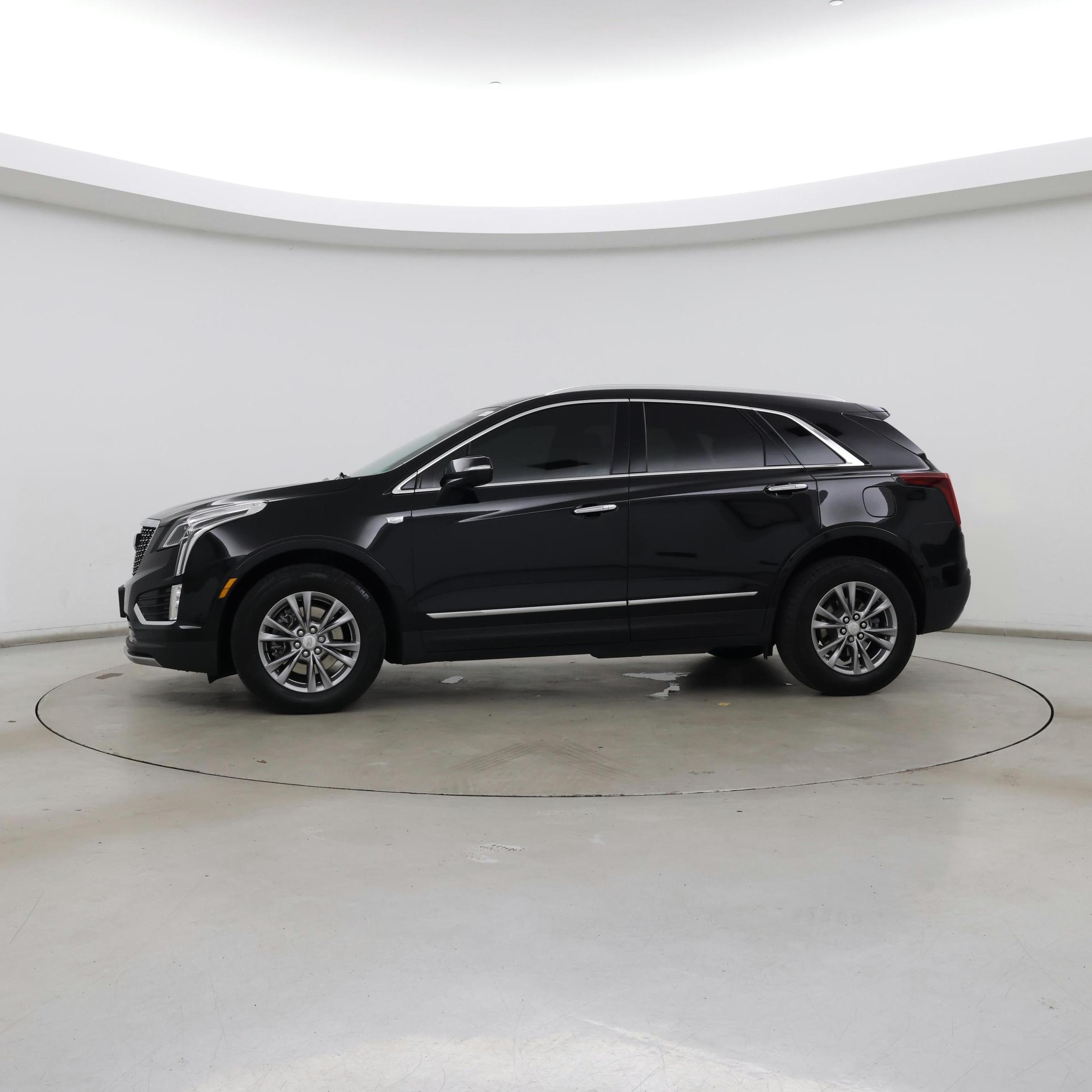 Thumbnail: 2021 Cadillac XT5 - 3