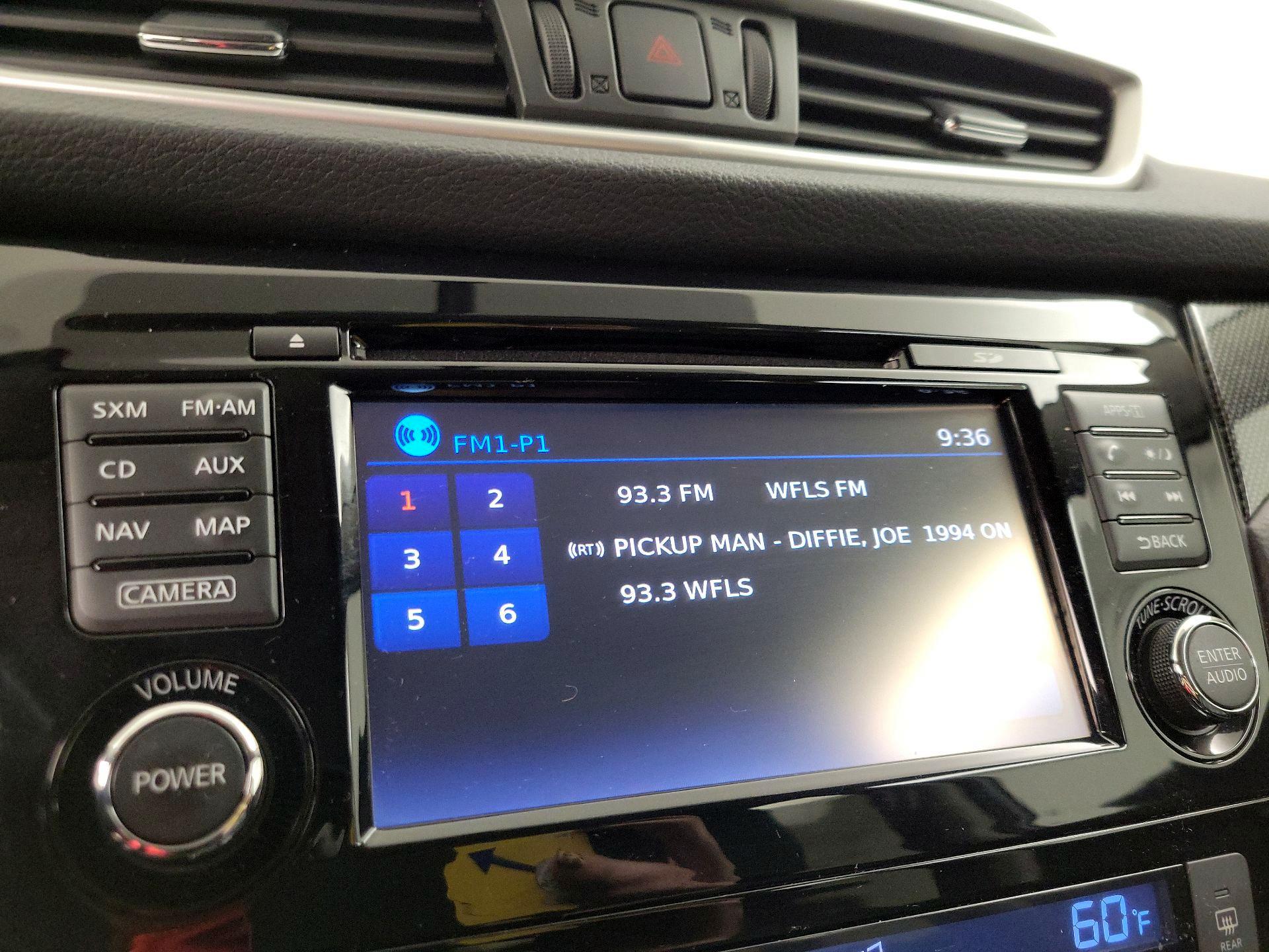 Thumbnail: 2016 Nissan Rogue - 16