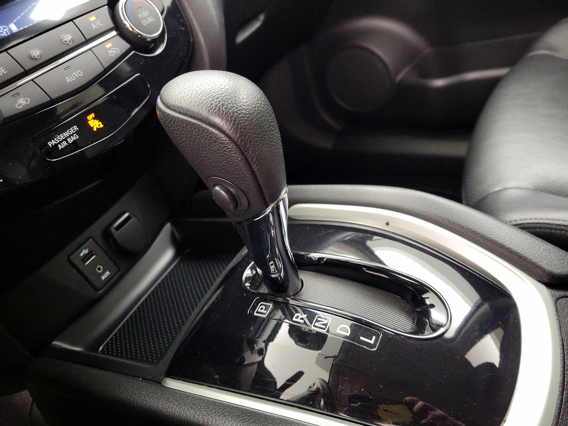 Thumbnail: 2016 Nissan Rogue - 18