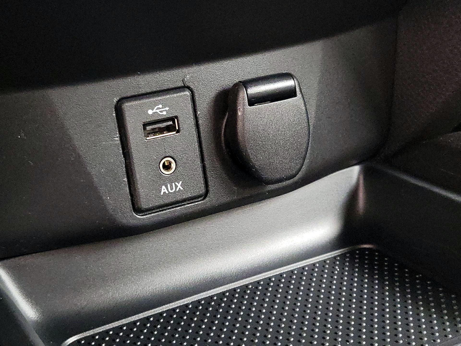 Thumbnail: 2016 Nissan Rogue - 19