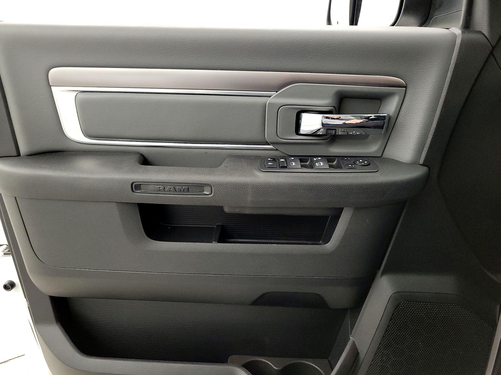 Thumbnail: 2023 RAM 1500 Classic - 12