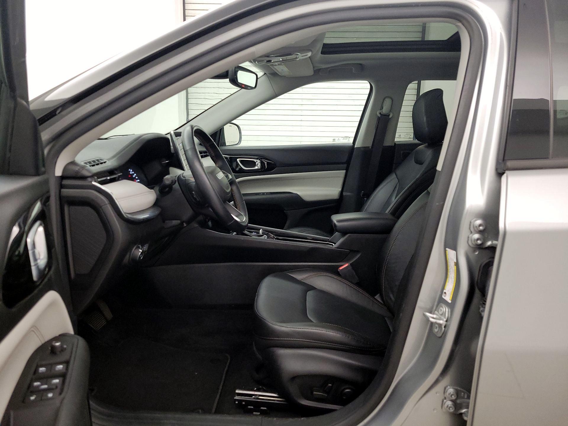 Thumbnail: 2022 Jeep Compass - 11